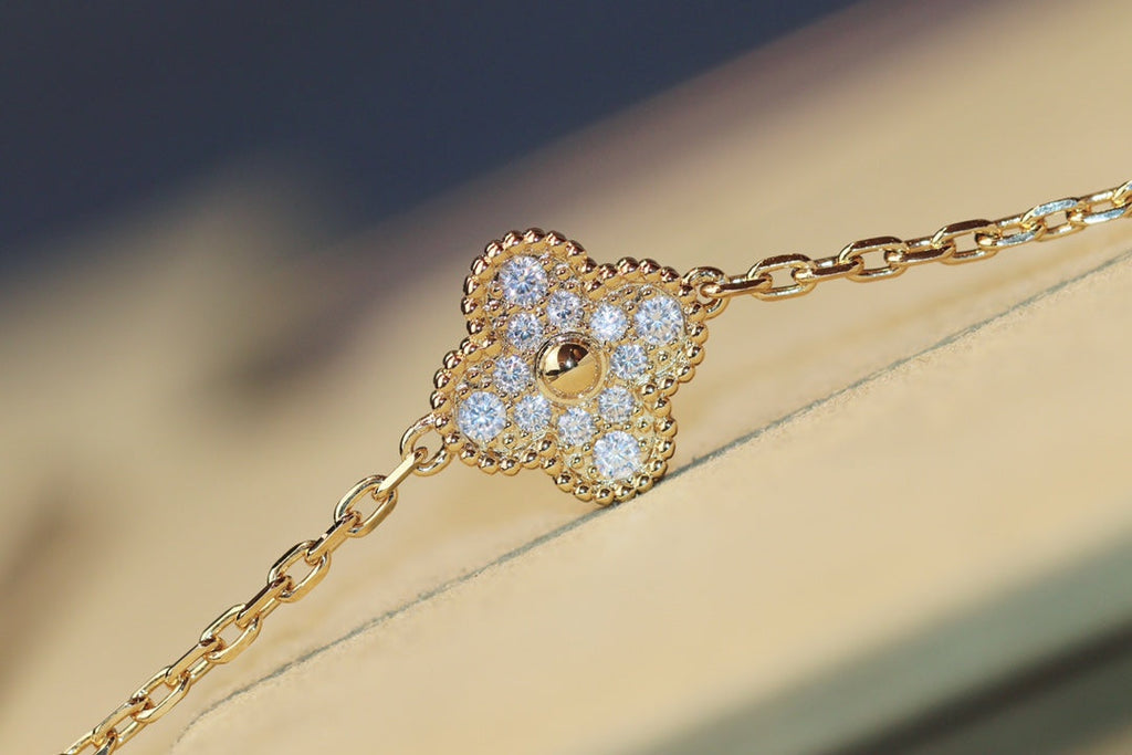 Van Cleef & Arpels CLOVER 20 MOTIFS DIAMOND GOLD