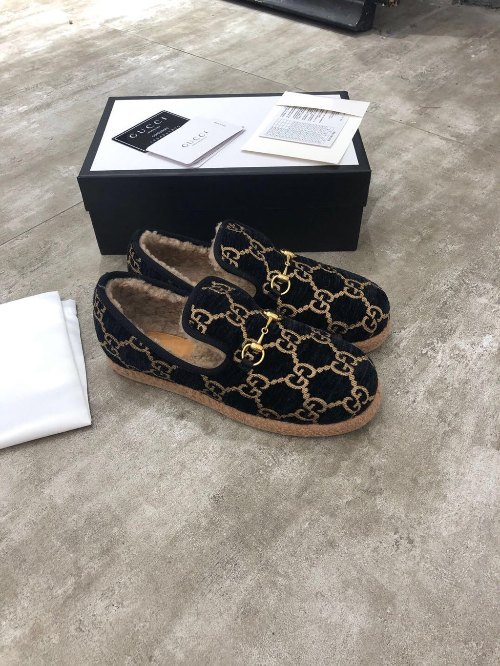 GUCCI HORSEBIT LOAFER IN BLACK MIX YELLOW WOOL AND LAMB FUR LINING