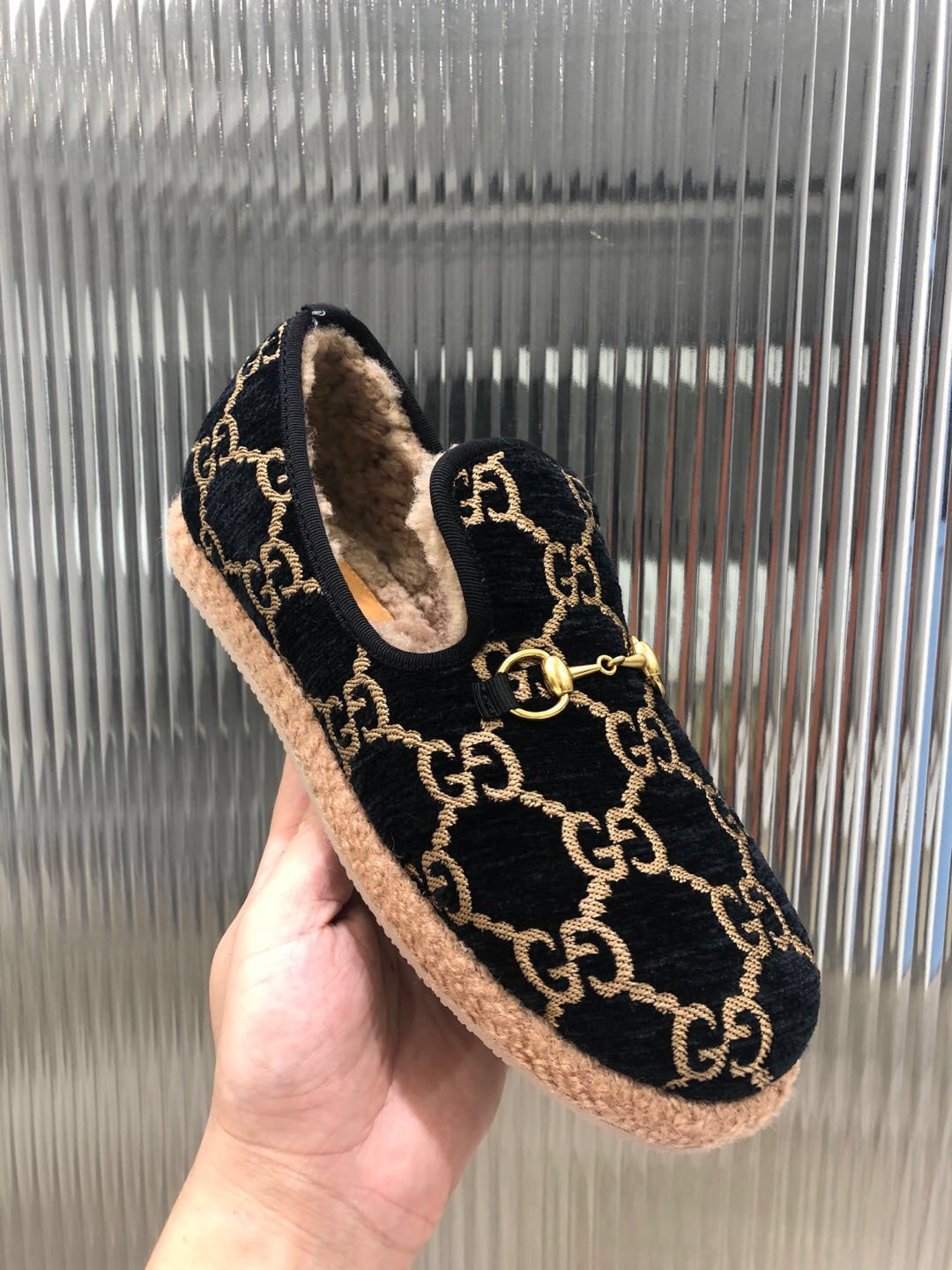 GUCCI HORSEBIT LOAFER IN BLACK MIX YELLOW WOOL AND LAMB FUR LINING