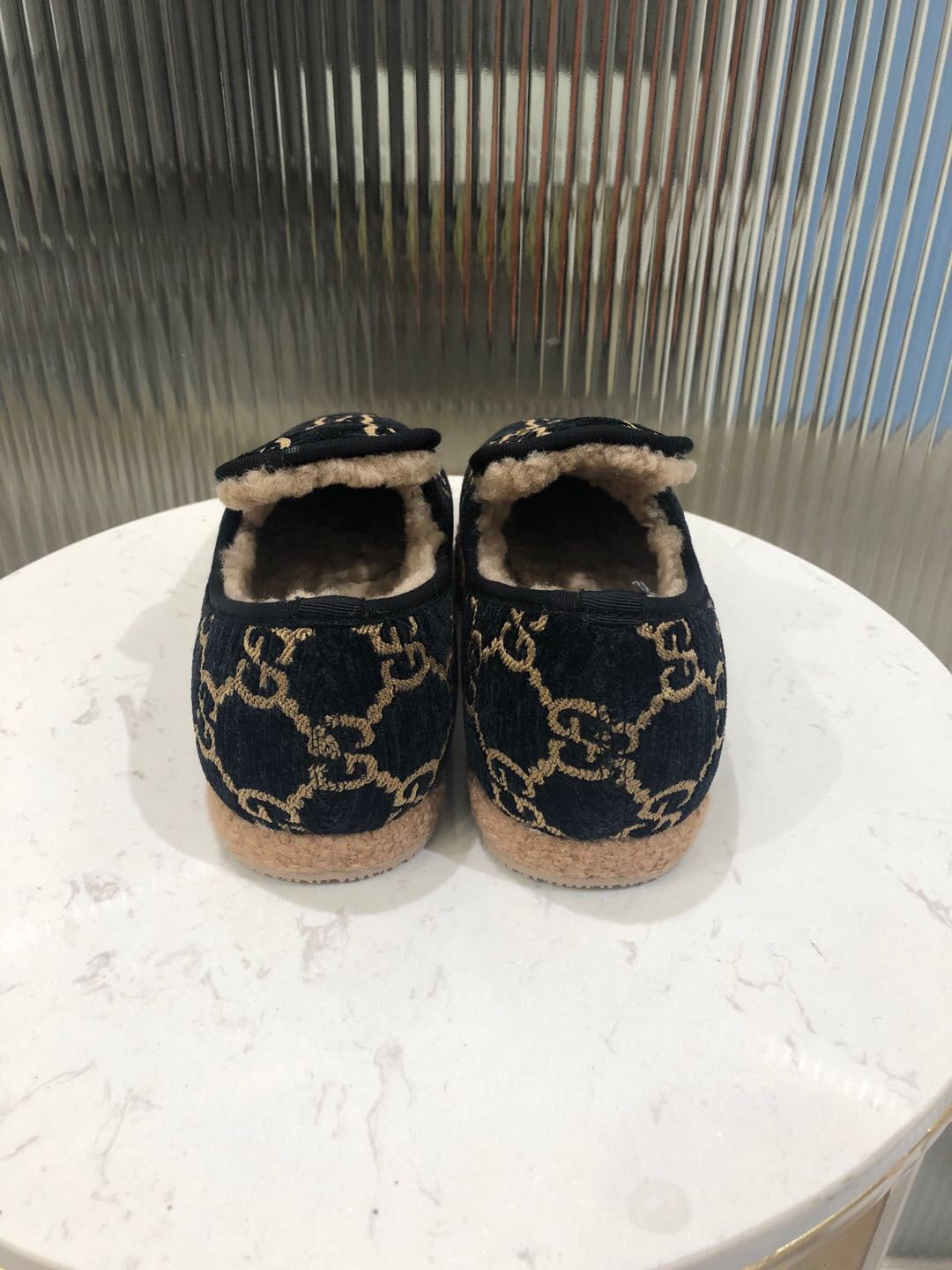 GUCCI HORSEBIT LOAFER IN BLACK MIX YELLOW WOOL AND LAMB FUR LINING