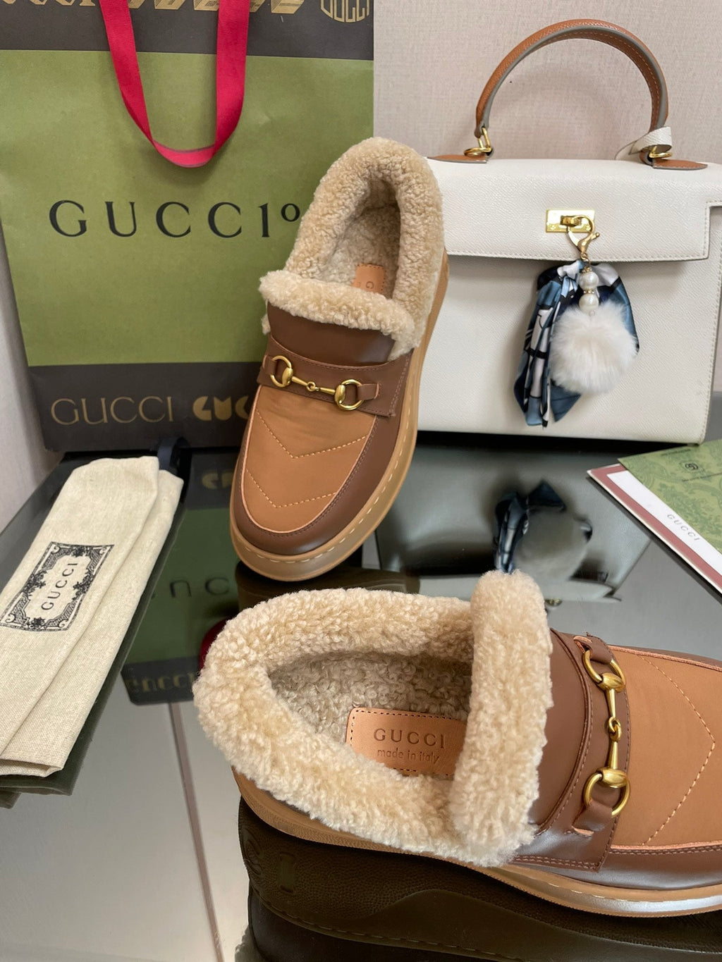 GUCCI LOAFER IN PEANUT BROWN AND CHOCOLATE BROWN CALFSKIN WITH BEIGE WOOL LINING