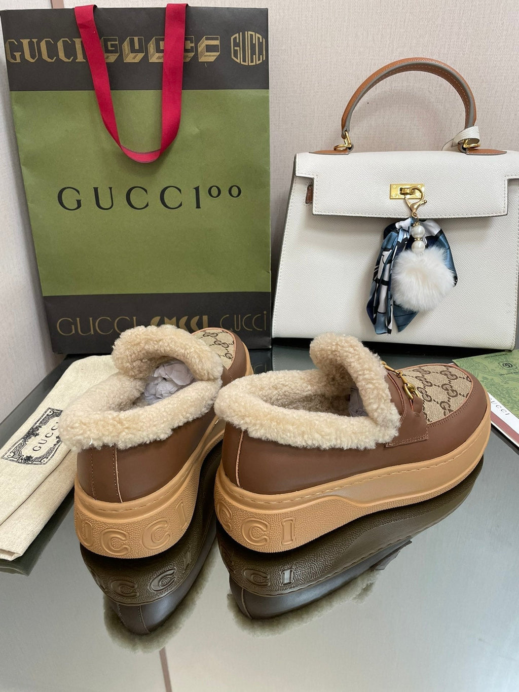 GUCCI LOAFER IN PEANUT BROWN JACQUARD AND CHOCOLATE BROWN CALFSKIN WITH BEIGE WOOL LINING