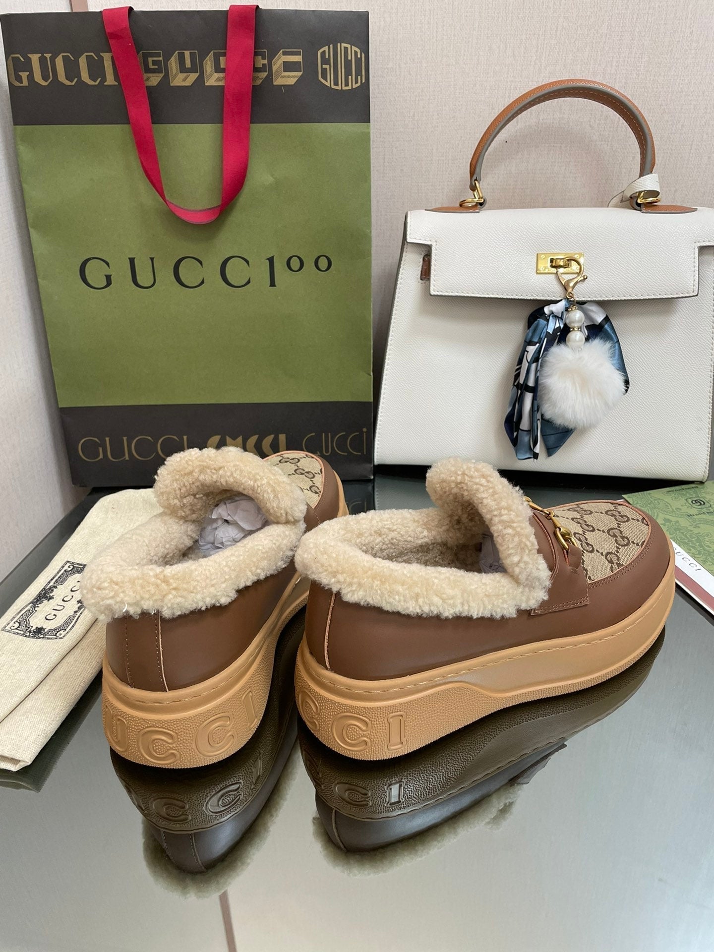 GUCCI LOAFER IN PEANUT BROWN JACQUARD AND CHOCOLATE BROWN CALFSKIN WITH BEIGE WOOL LINING