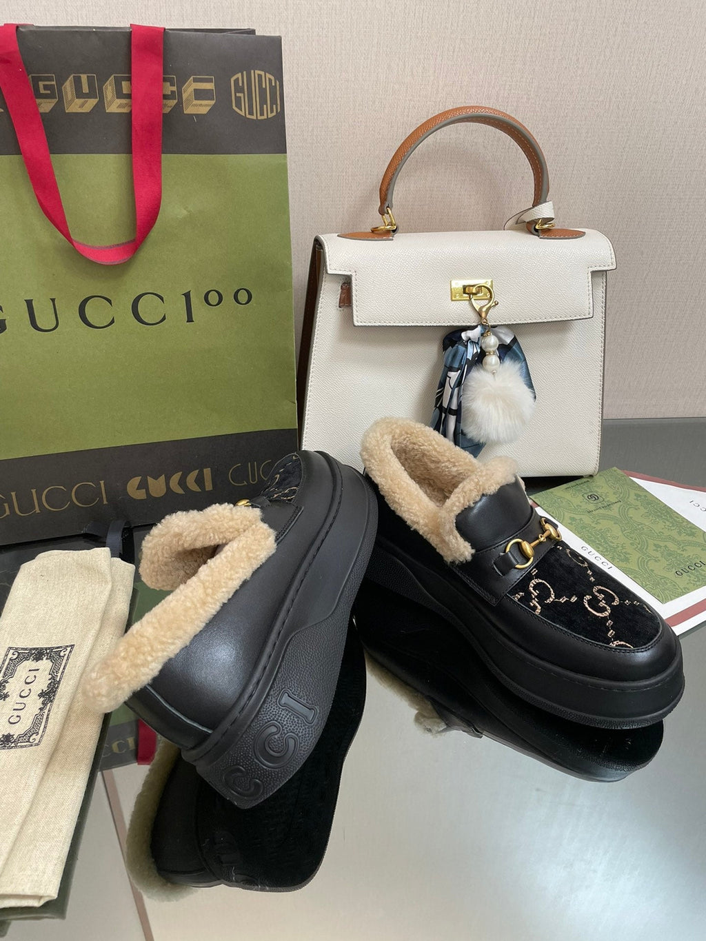 GUCCI LOAFER IN BLACK JACQUARD AND CALFSKIN WITH BEIGE WOOL LINING