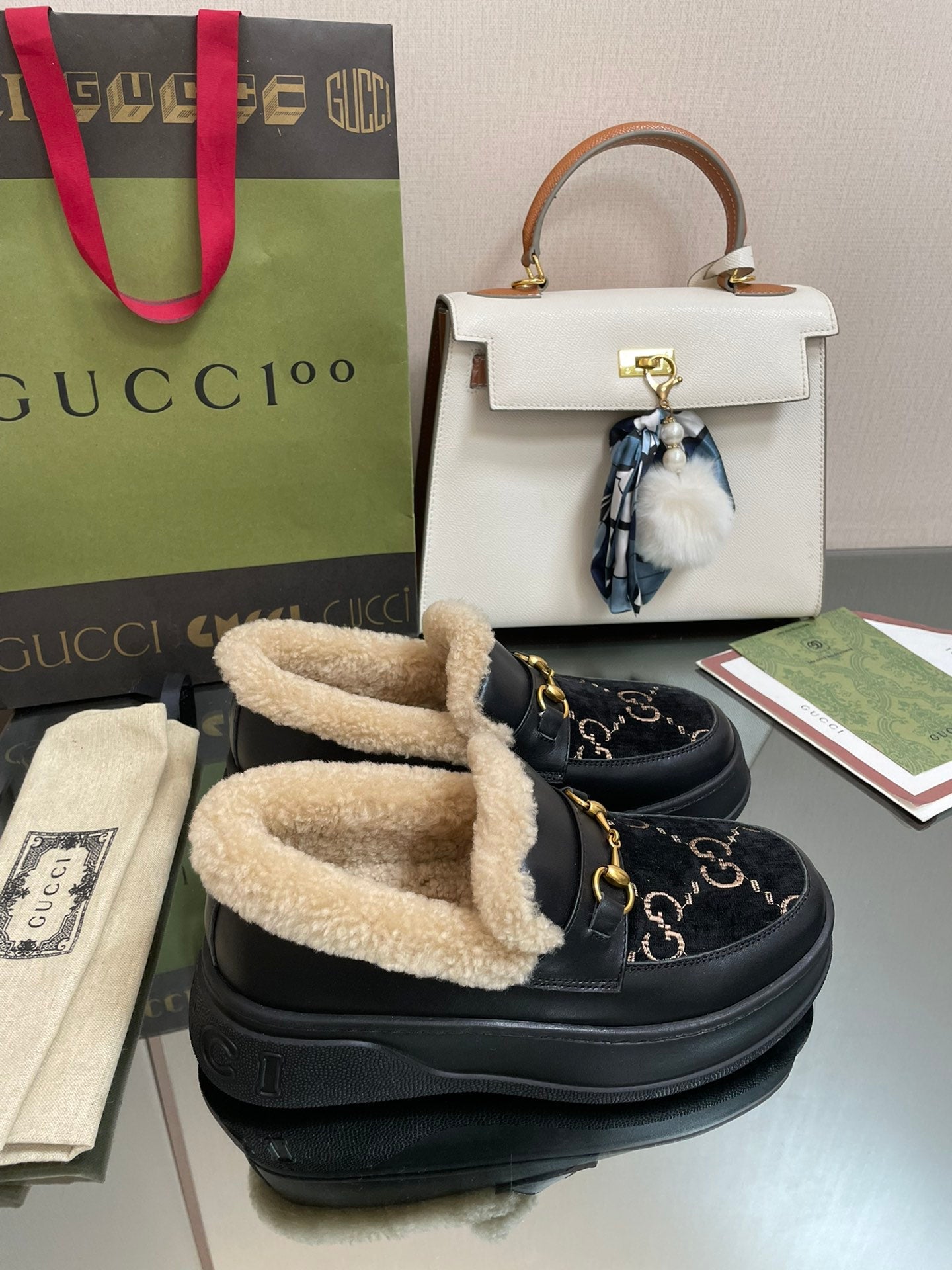 GUCCI LOAFER IN BLACK JACQUARD AND CALFSKIN WITH BEIGE WOOL LINING