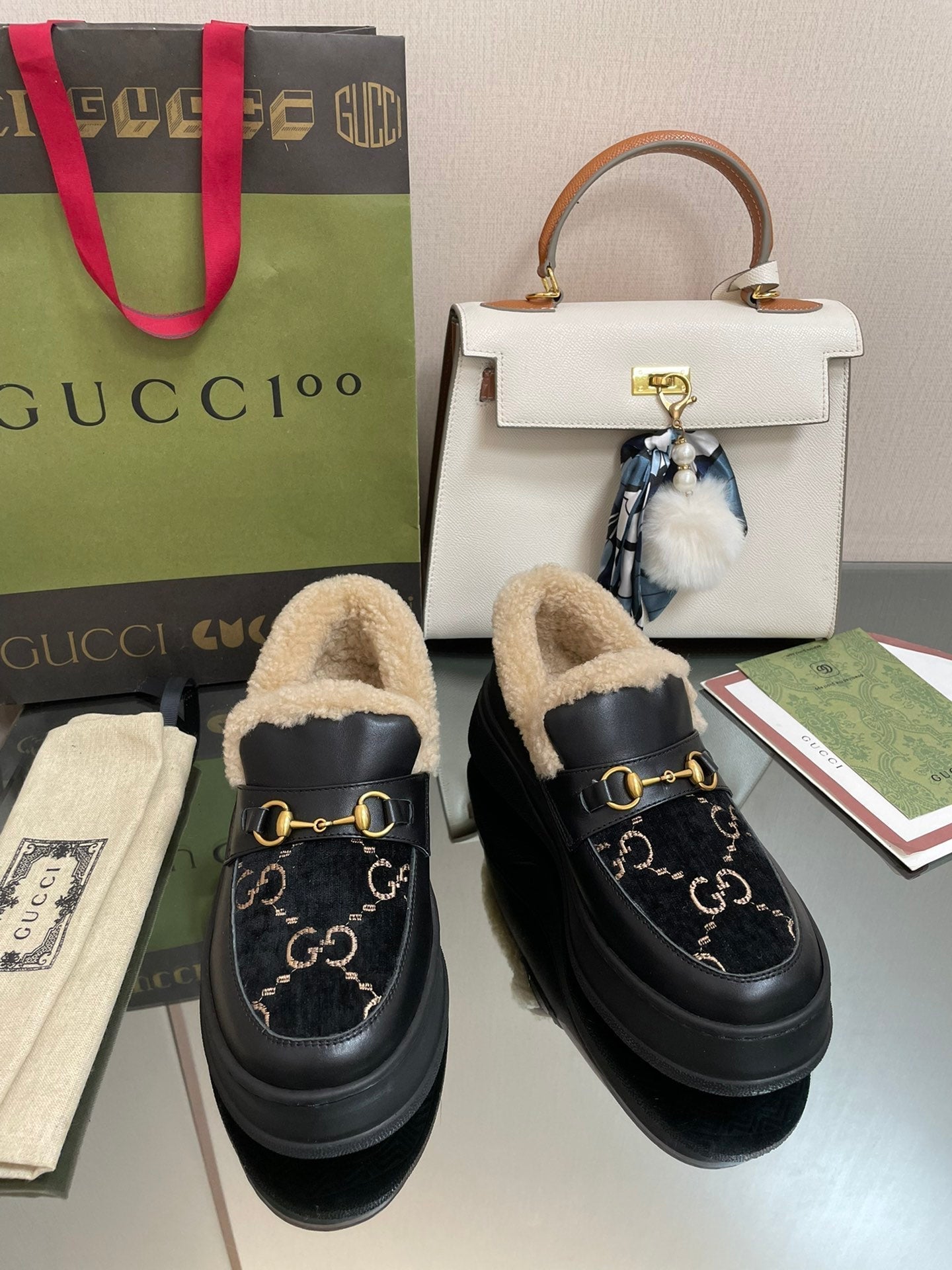 GUCCI LOAFER IN BLACK JACQUARD AND CALFSKIN WITH BEIGE WOOL LINING