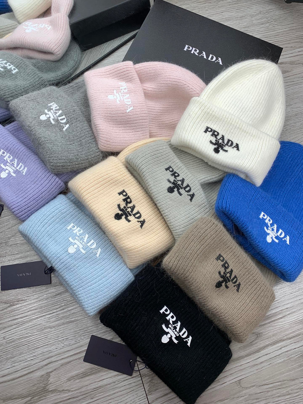 PRADA BEANIE HAT IN COBALT BLUE WOOL 108752