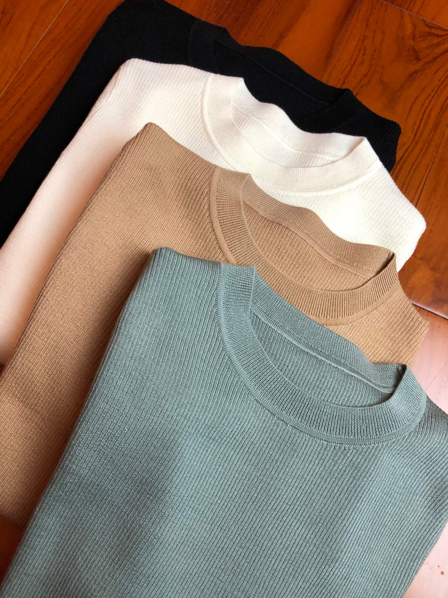 LOUIS VUITTON LV 25S CREW NECK RUFFLE PULLOVER 0081