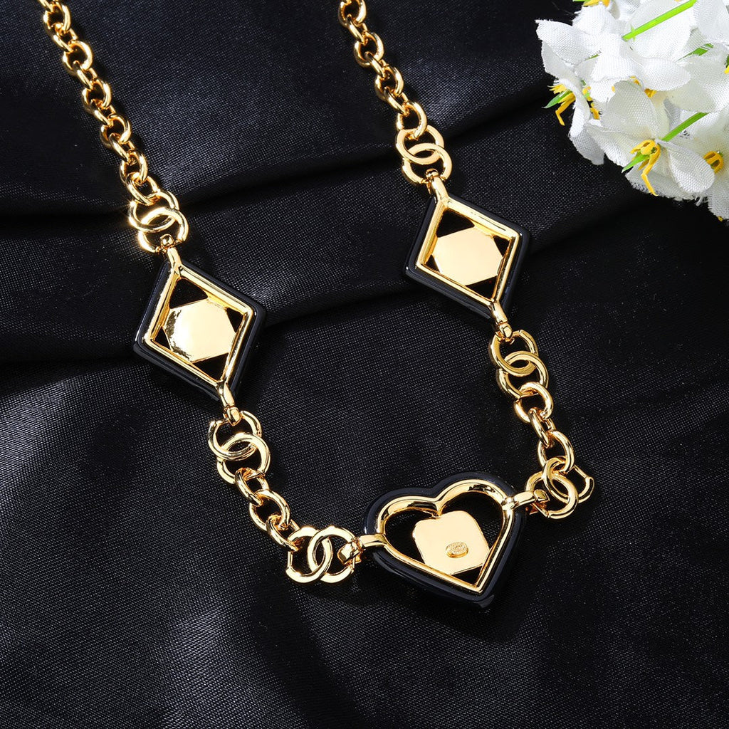 CHANEL 25S CHAIN BELT IN GOLD METALLIC STONE-EMBELLISHED 612713