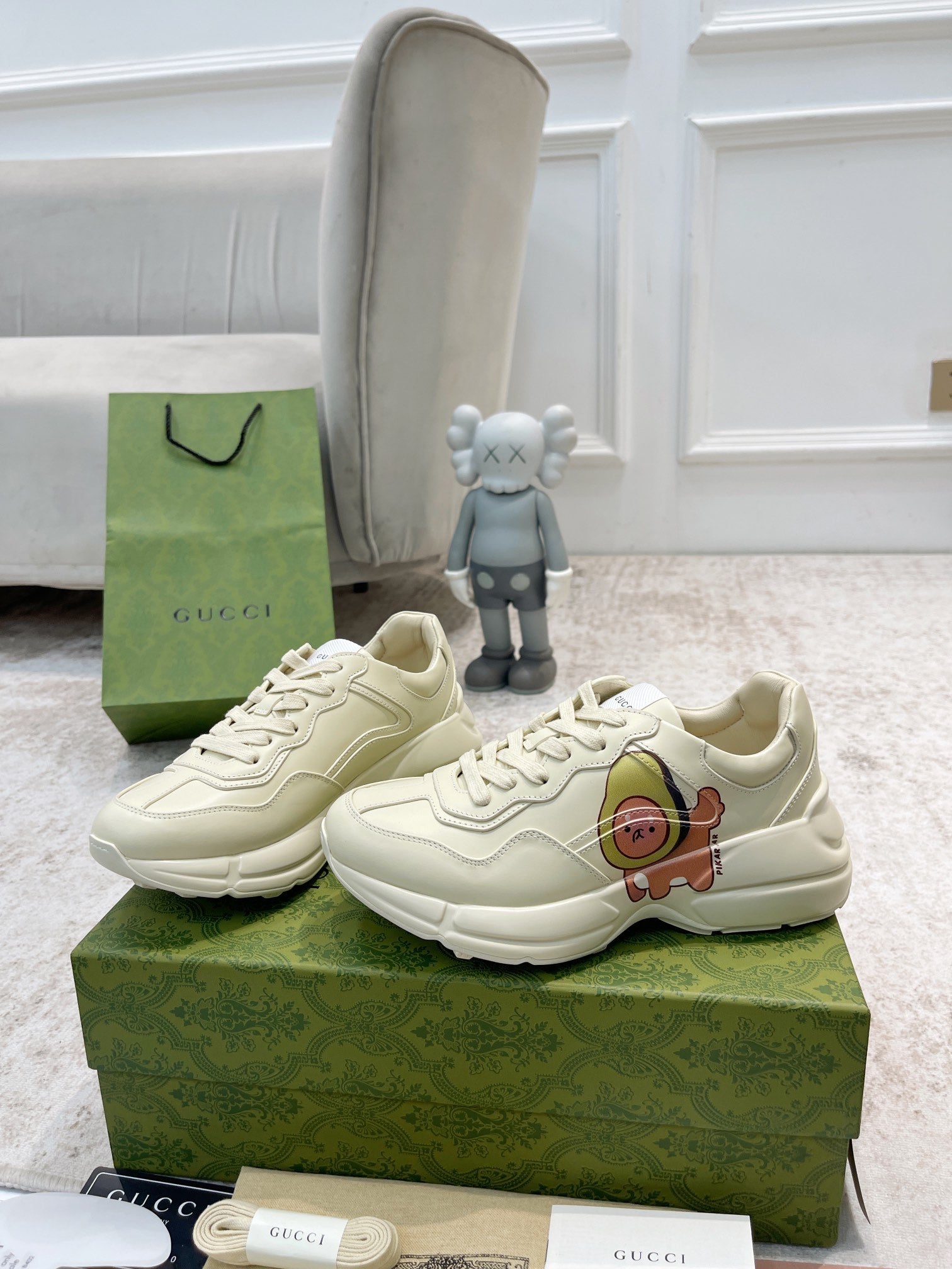 GUCCI RHYTON TRAINER WHITE LAMBSKIN WITH AVOCADO MOTIF