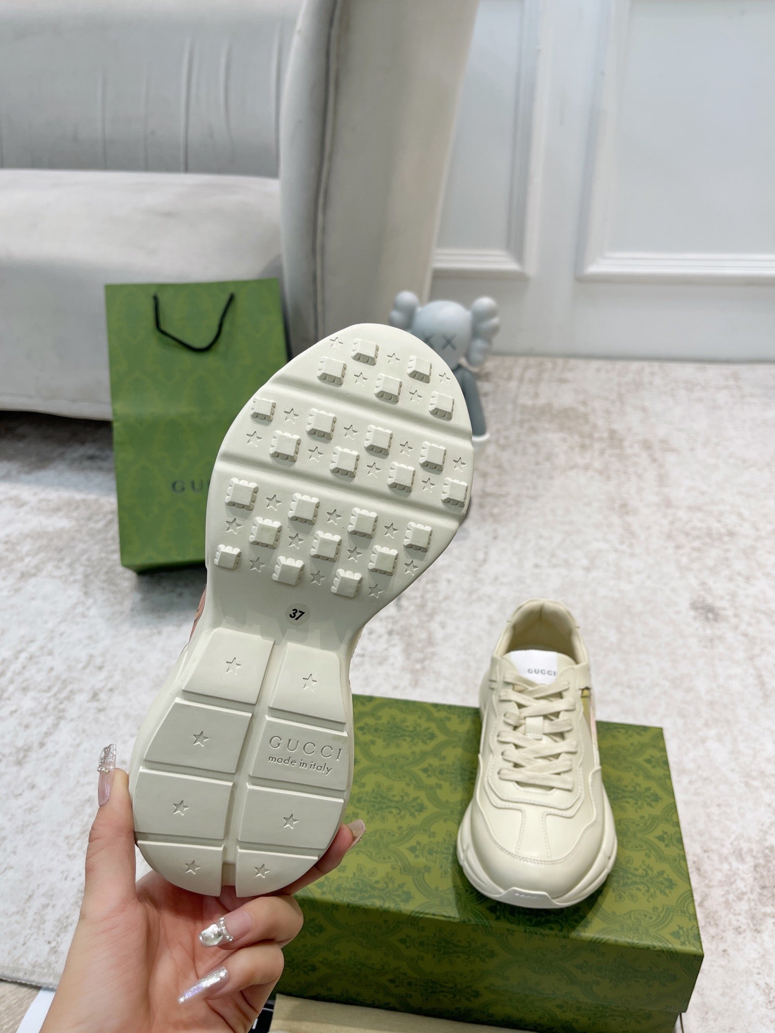 GUCCI RHYTON TRAINER WHITE LAMBSKIN WITH AVOCADO MOTIF