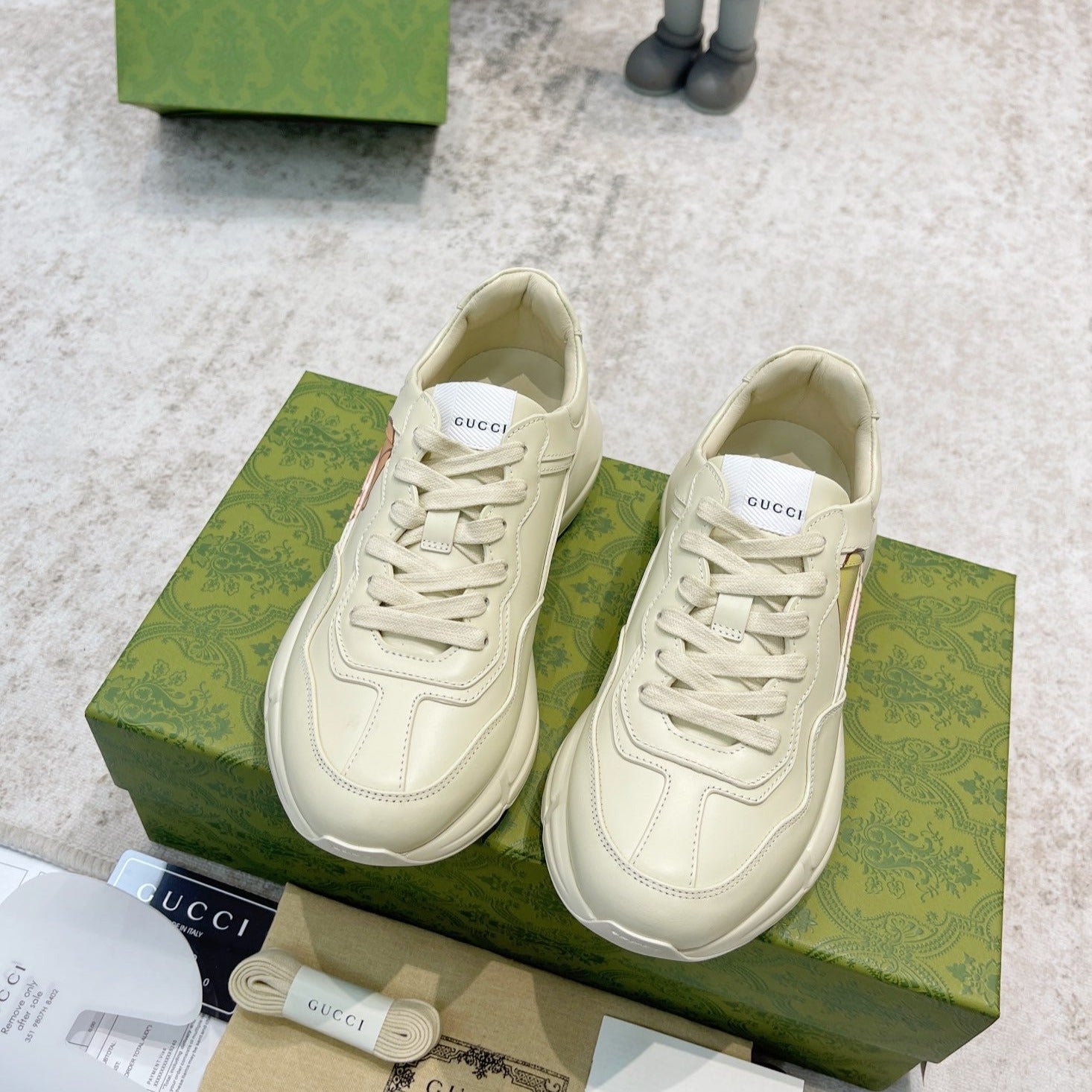 GUCCI RHYTON TRAINER WHITE LAMBSKIN WITH AVOCADO MOTIF
