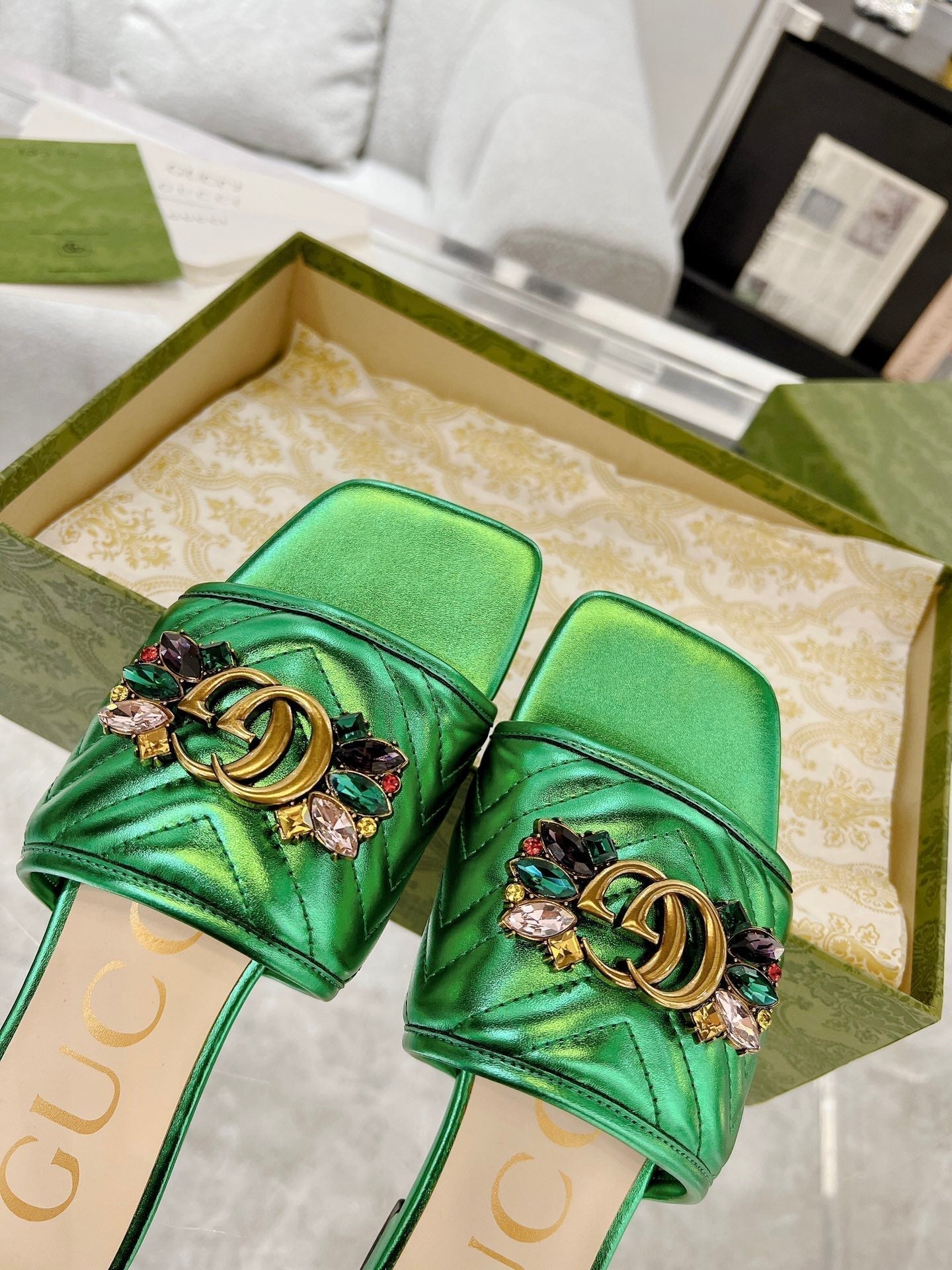 GUCCI SPARKLE CRYSTAL SLIDE SANDAL METALLIC GREEN CALFSKIN