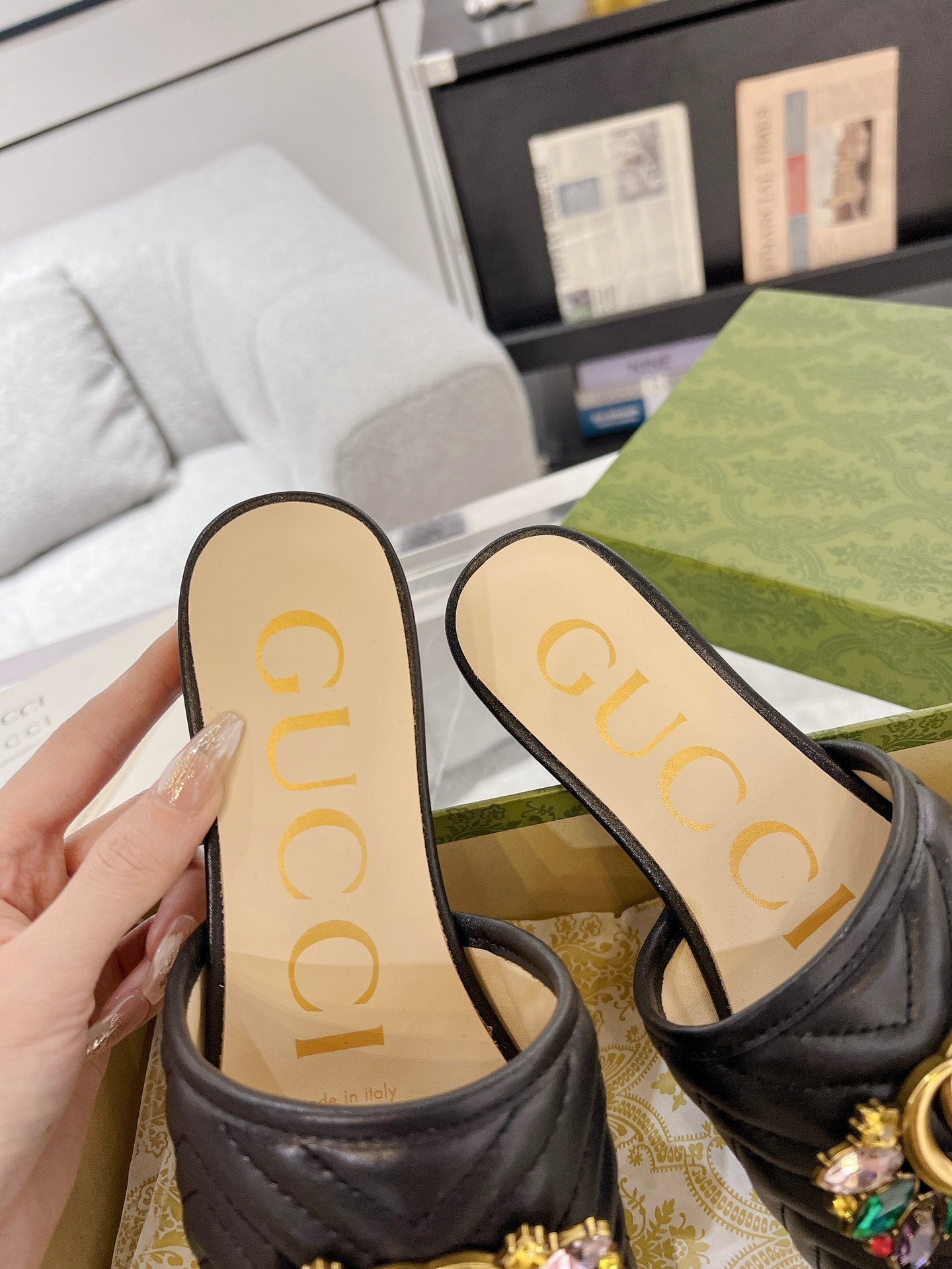 GUCCI SPARKLE CRYSTAL SLIDE SANDAL BLACK CALFSKIN