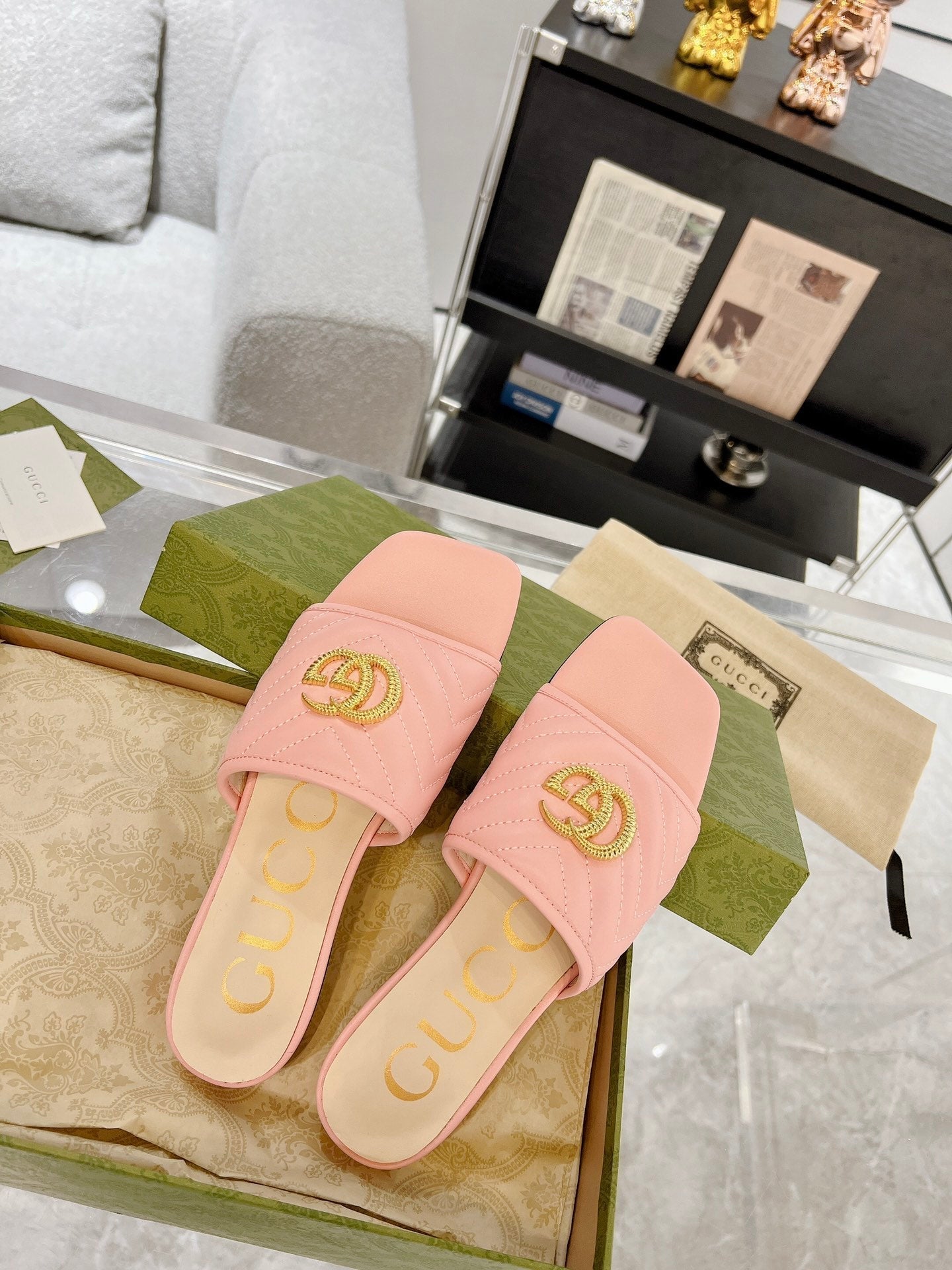 GUCCI EXCLUSIVE SLIDE SANDAL LIGHT PINK CALFSKIN