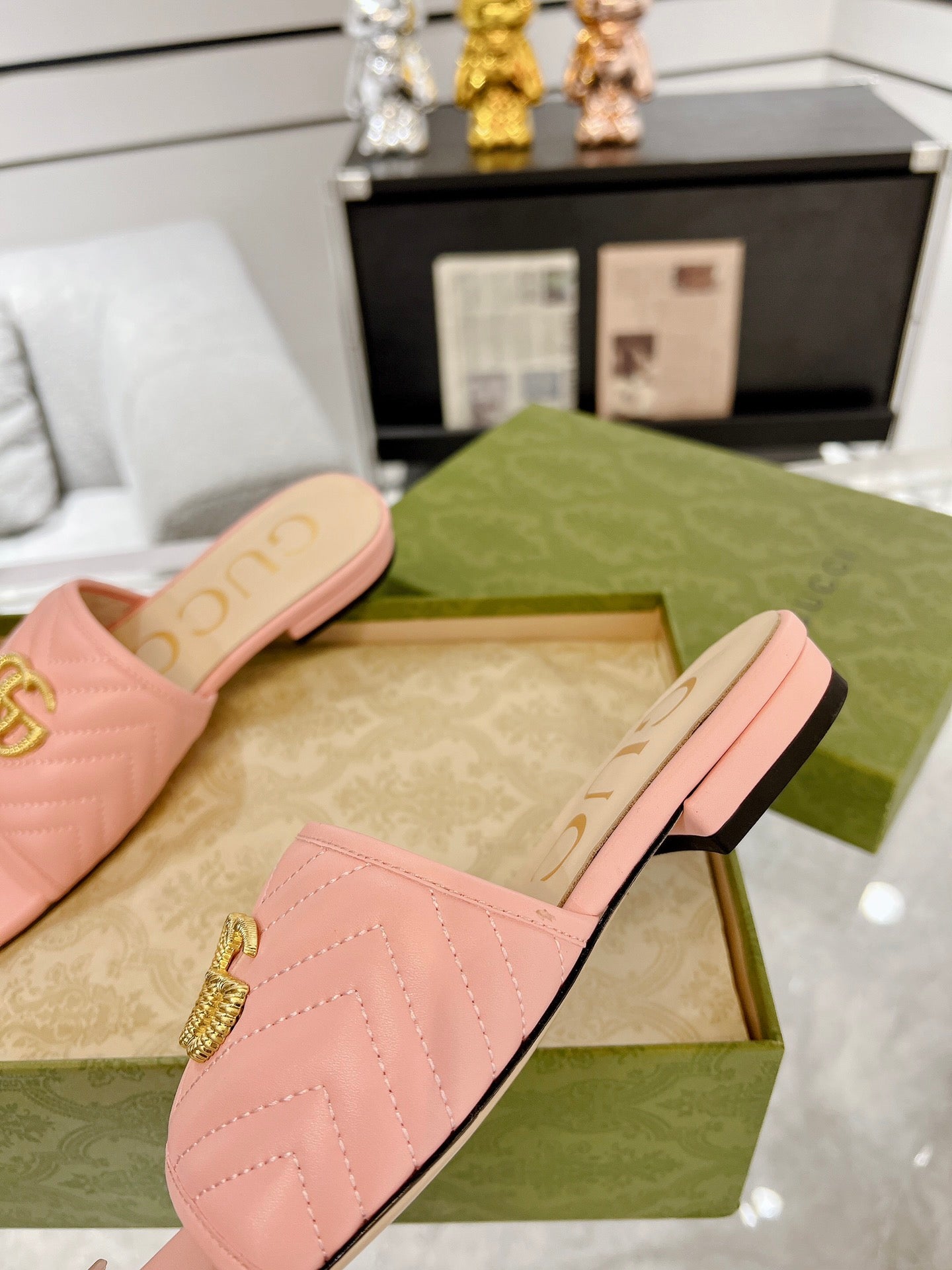 GUCCI EXCLUSIVE SLIDE SANDAL LIGHT PINK CALFSKIN