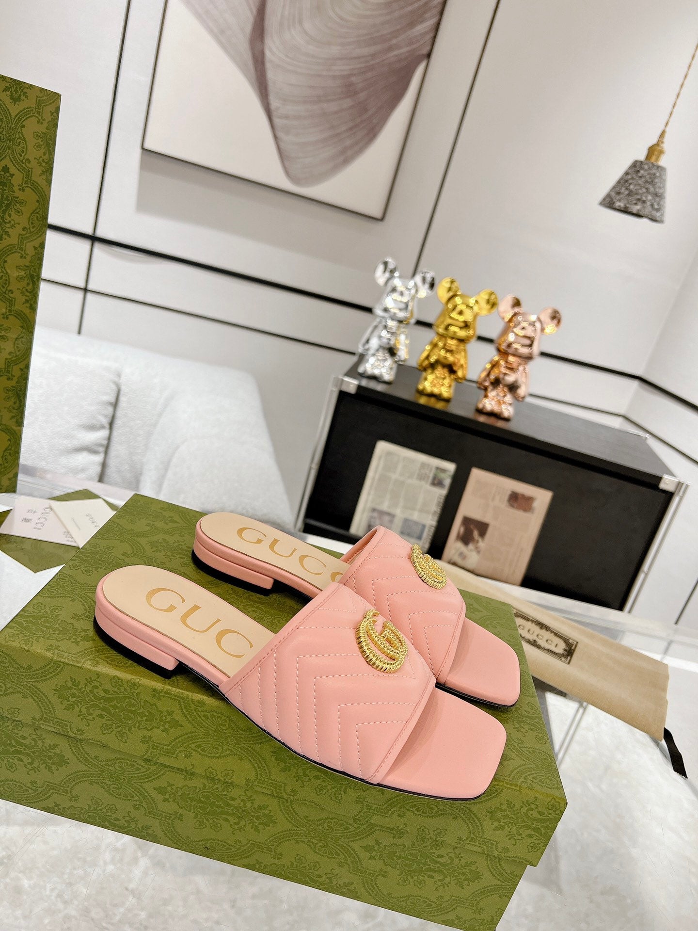 GUCCI EXCLUSIVE SLIDE SANDAL LIGHT PINK CALFSKIN