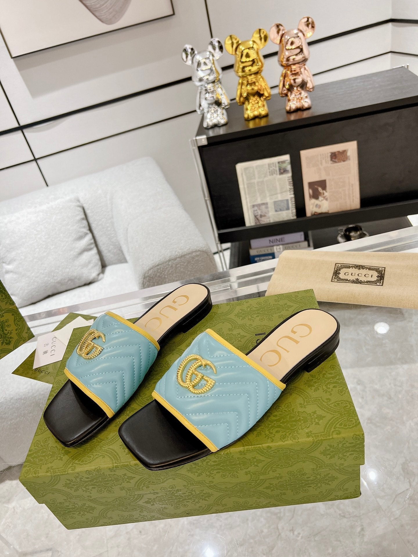 GUCCI EXCLUSIVE SLIDE SANDAL SKY AND BLACK CALFSKIN