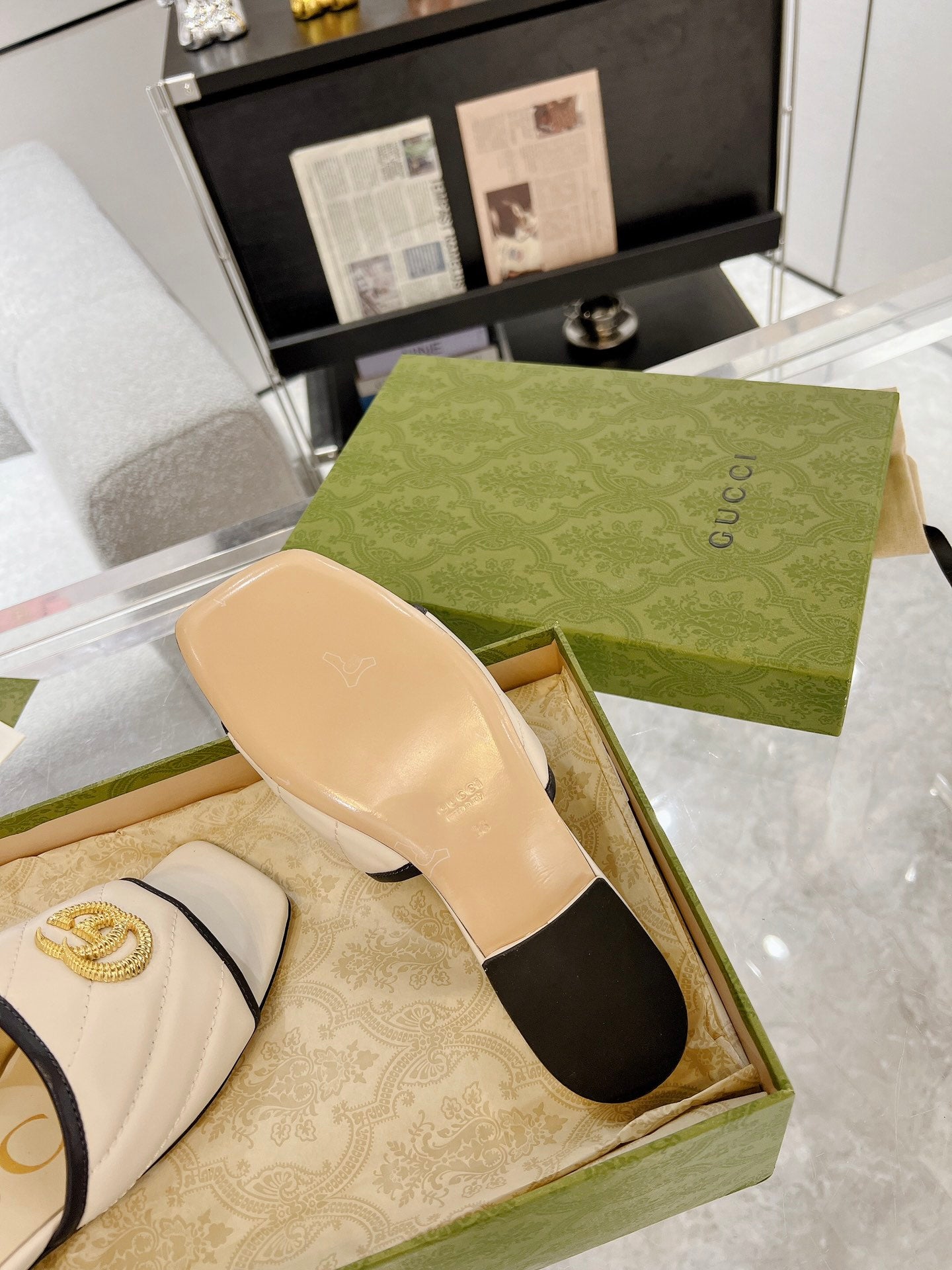 GUCCI EXCLUSIVE SLIDE SANDAL IVORY CALFSKIN