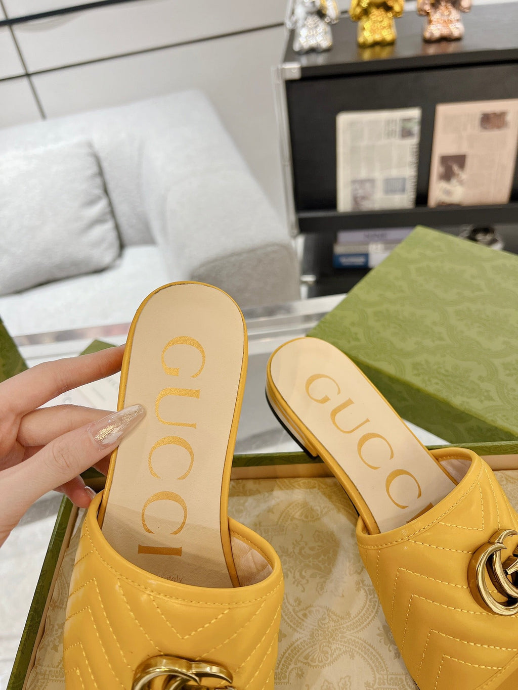 GUCCI EXCLUSIVE SLIDE SANDAL AMBER CALFSKIN