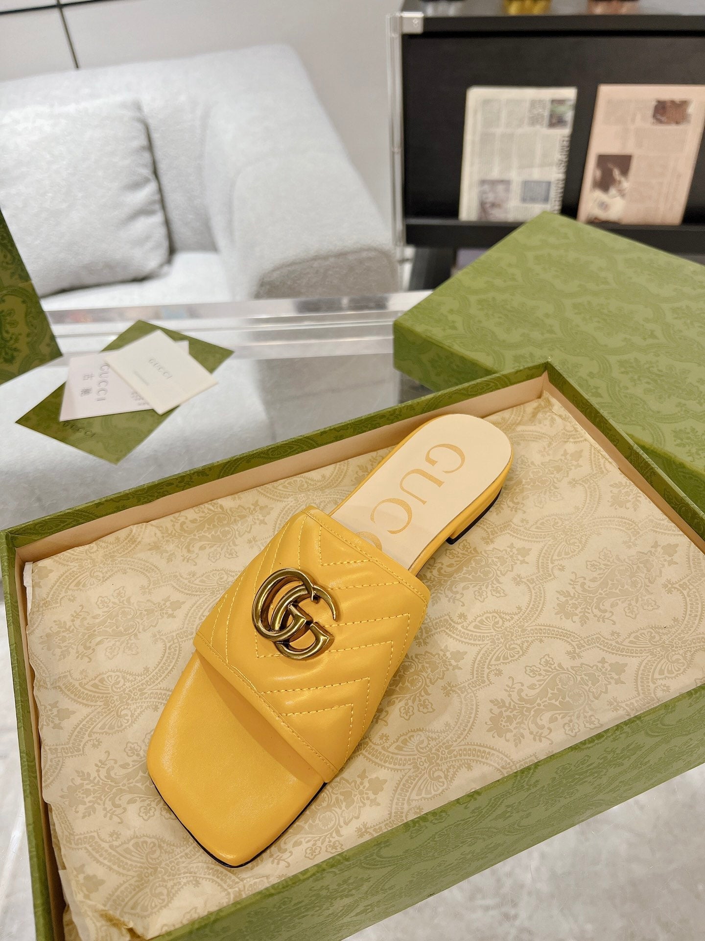 GUCCI EXCLUSIVE SLIDE SANDAL AMBER CALFSKIN