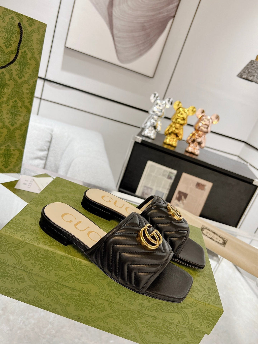 GUCCI EXCLUSIVE SLIDE SANDAL BLACK CALFSKIN