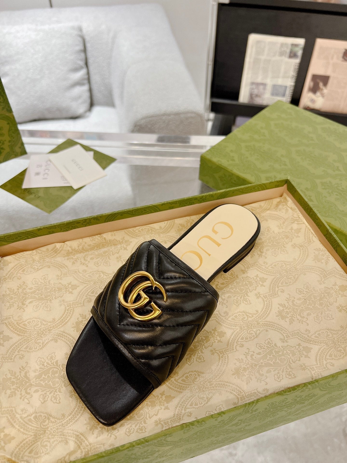 GUCCI EXCLUSIVE SLIDE SANDAL BLACK CALFSKIN