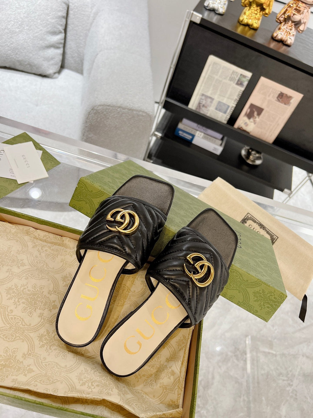 GUCCI EXCLUSIVE SLIDE SANDAL BLACK CALFSKIN