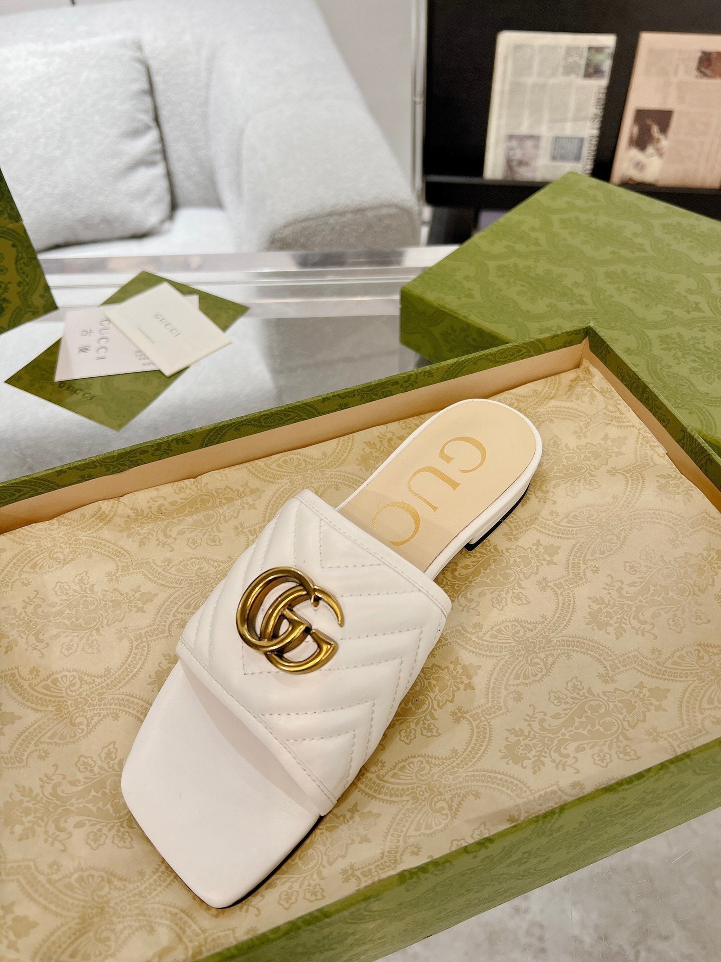 GUCCI EXCLUSIVE SLIDE SANDAL CREAMY WHITE CALFSKIN