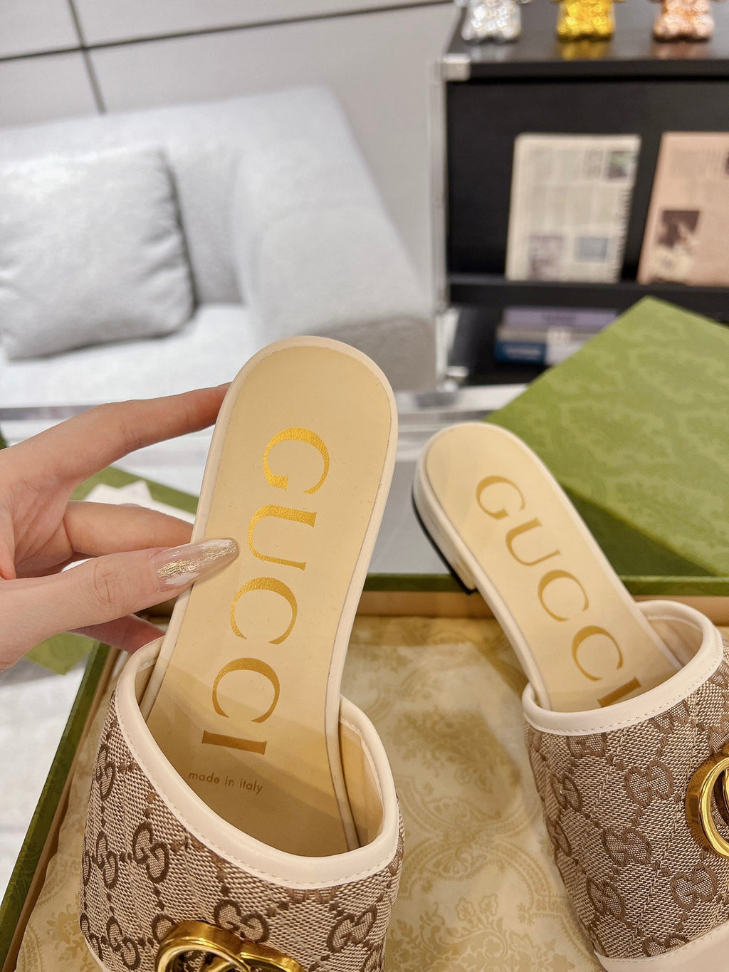 GUCCI EXCLUSIVE SLIDE SANDAL IVORY AND BROWN FABRIC