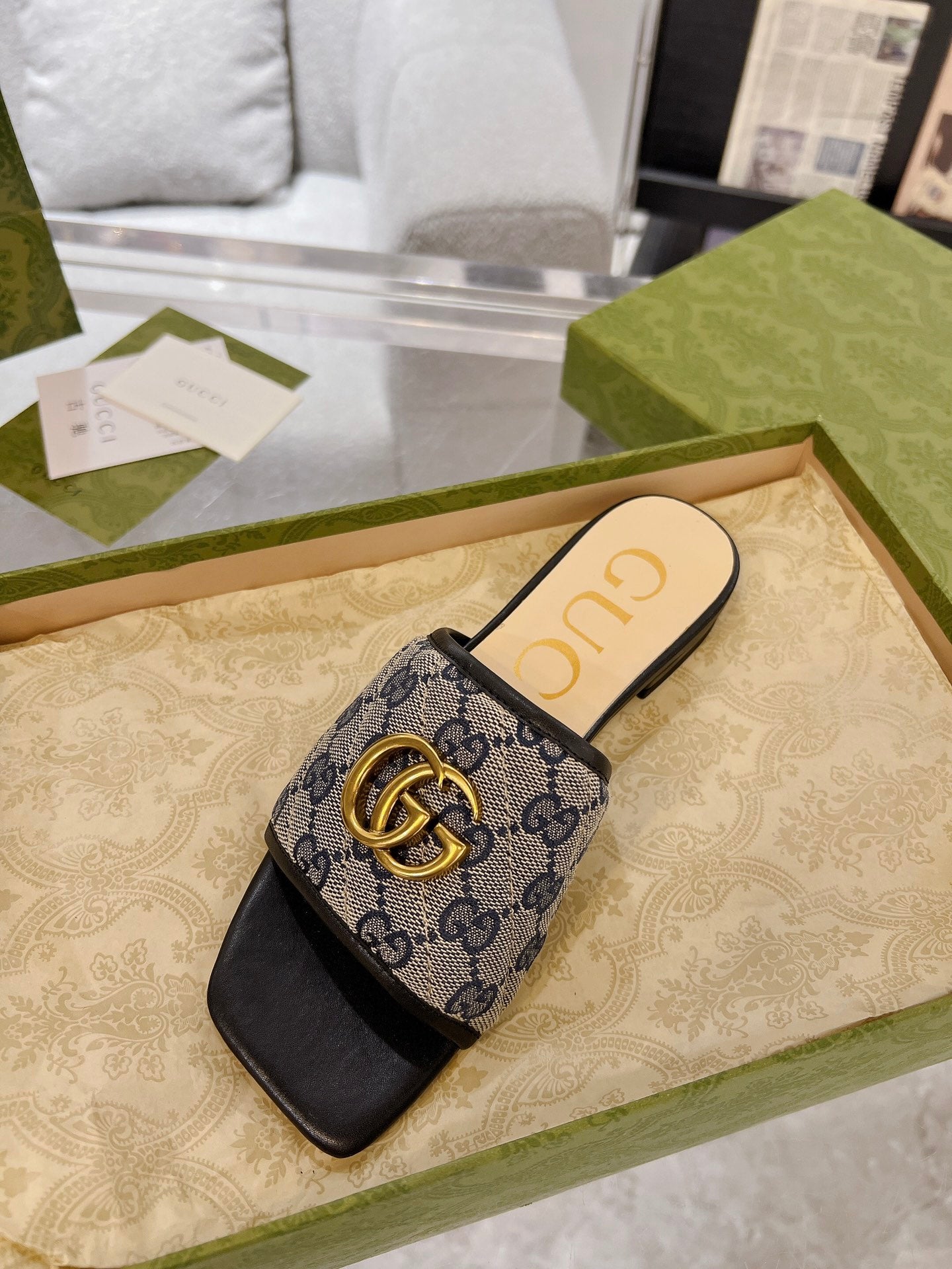 GUCCI EXCLUSIVE SLIDE SANDAL BLACK AND CHARCOAL FABRIC