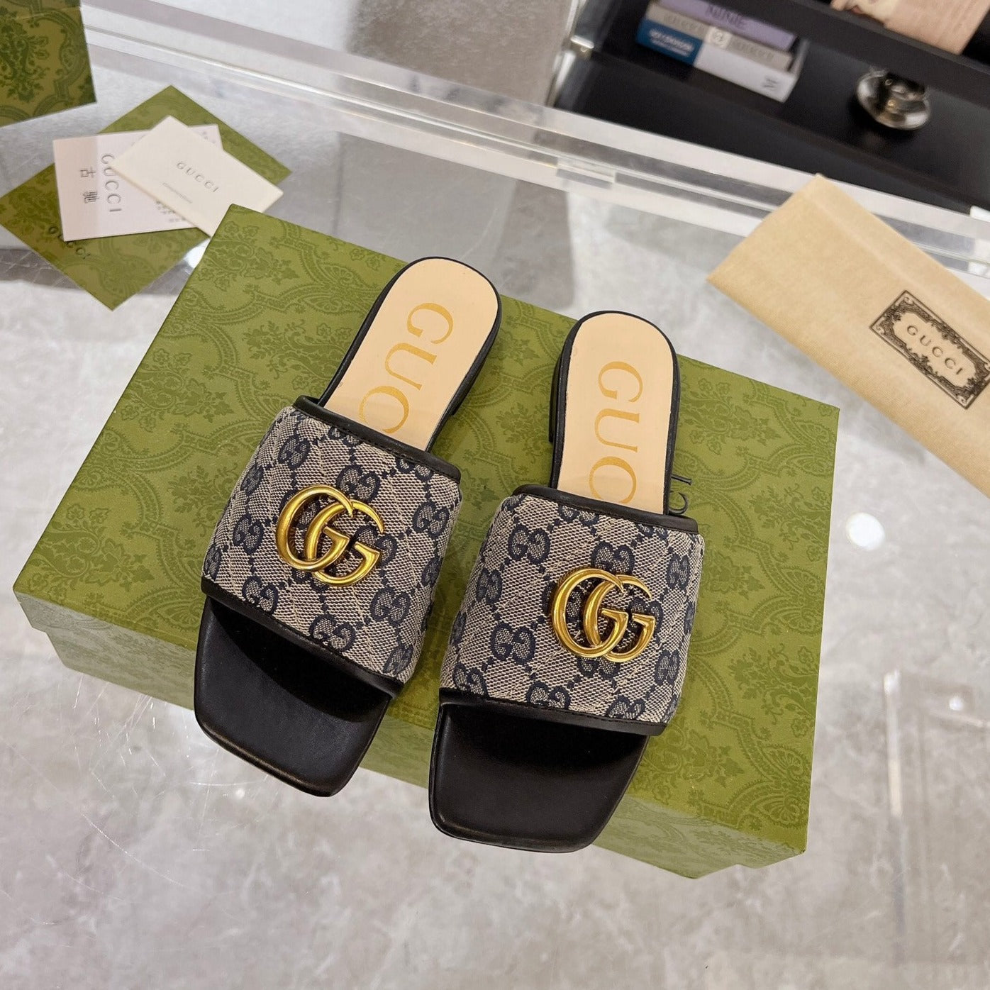 GUCCI EXCLUSIVE SLIDE SANDAL BLACK AND CHARCOAL FABRIC