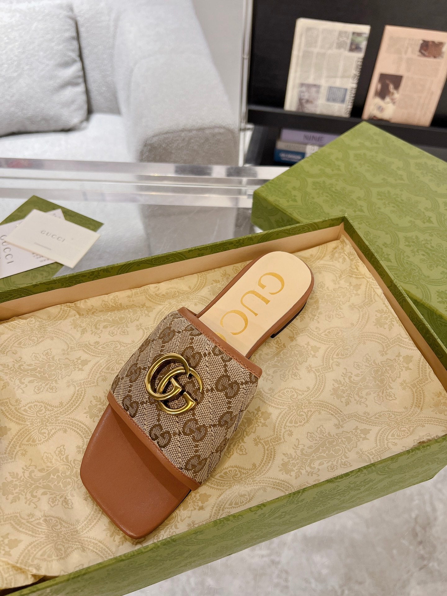 GUCCI EXCLUSIVE SLIDE SANDAL CARAMEL AND BROWN FABRIC