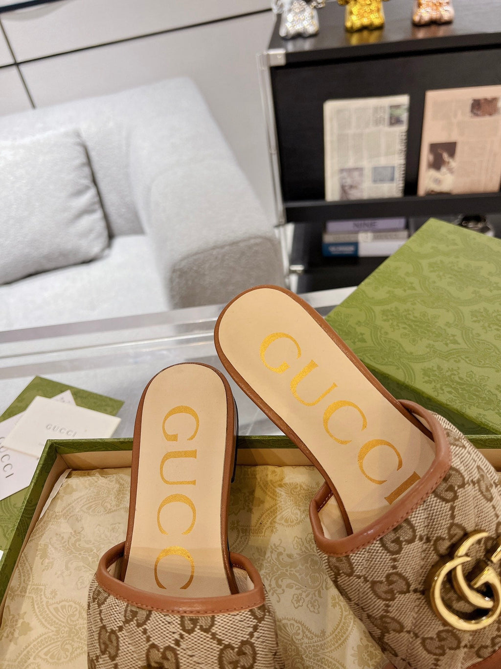 GUCCI EXCLUSIVE SLIDE SANDAL CARAMEL AND BROWN FABRIC