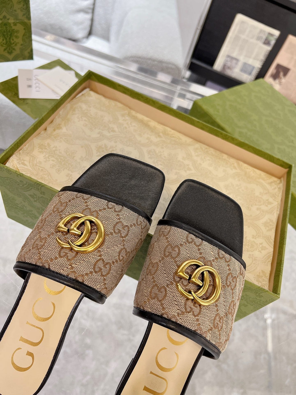 GUCCI EXCLUSIVE SLIDE SANDAL BLACK AND BROWN FABRIC