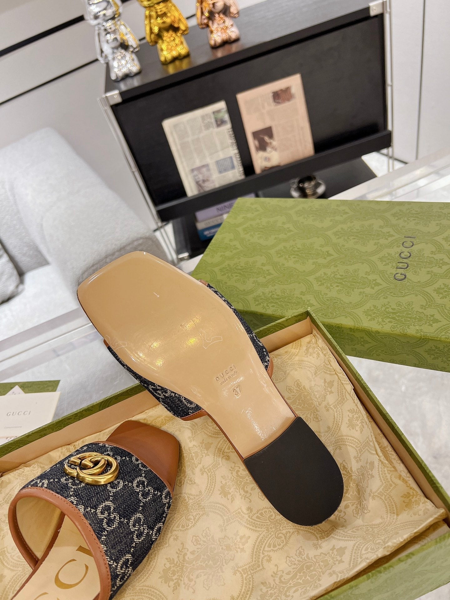 GUCCI EXCLUSIVE SLIDE SANDAL CARAMEL AND BLACK FABRIC