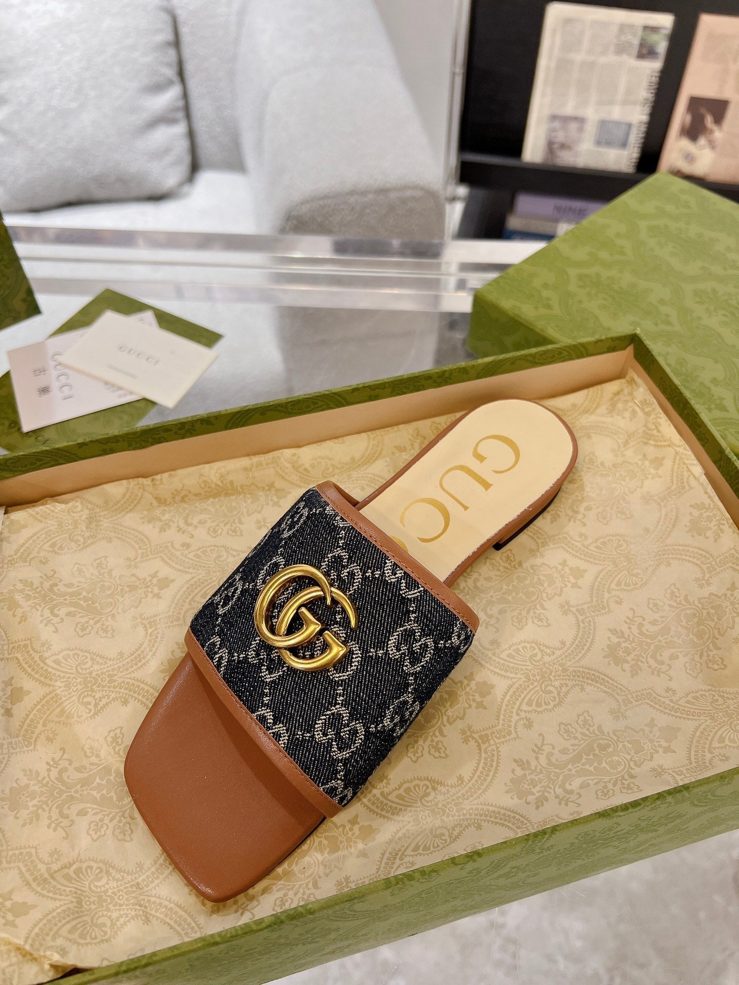 GUCCI EXCLUSIVE SLIDE SANDAL CARAMEL AND BLACK FABRIC