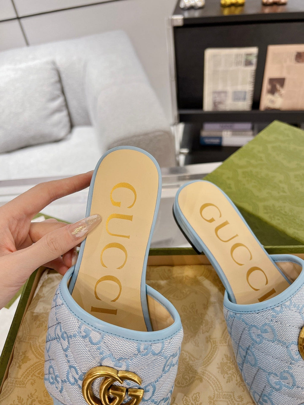GUCCI EXCLUSIVE SLIDE SANDAL SKY FABRIC