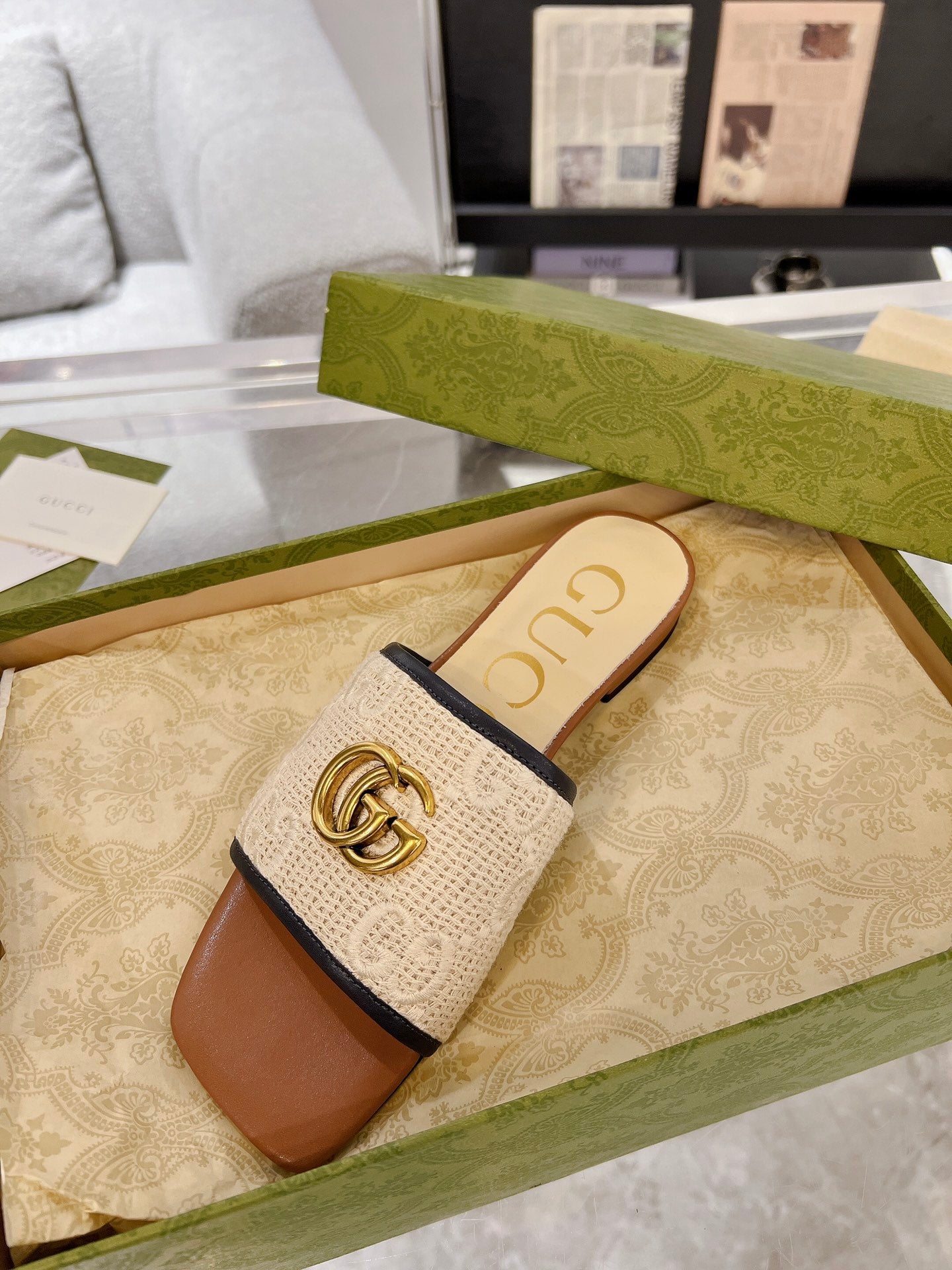 GUCCI EXCLUSIVE SLIDE SANDAL CARAMEL AND CREAM SEDGE