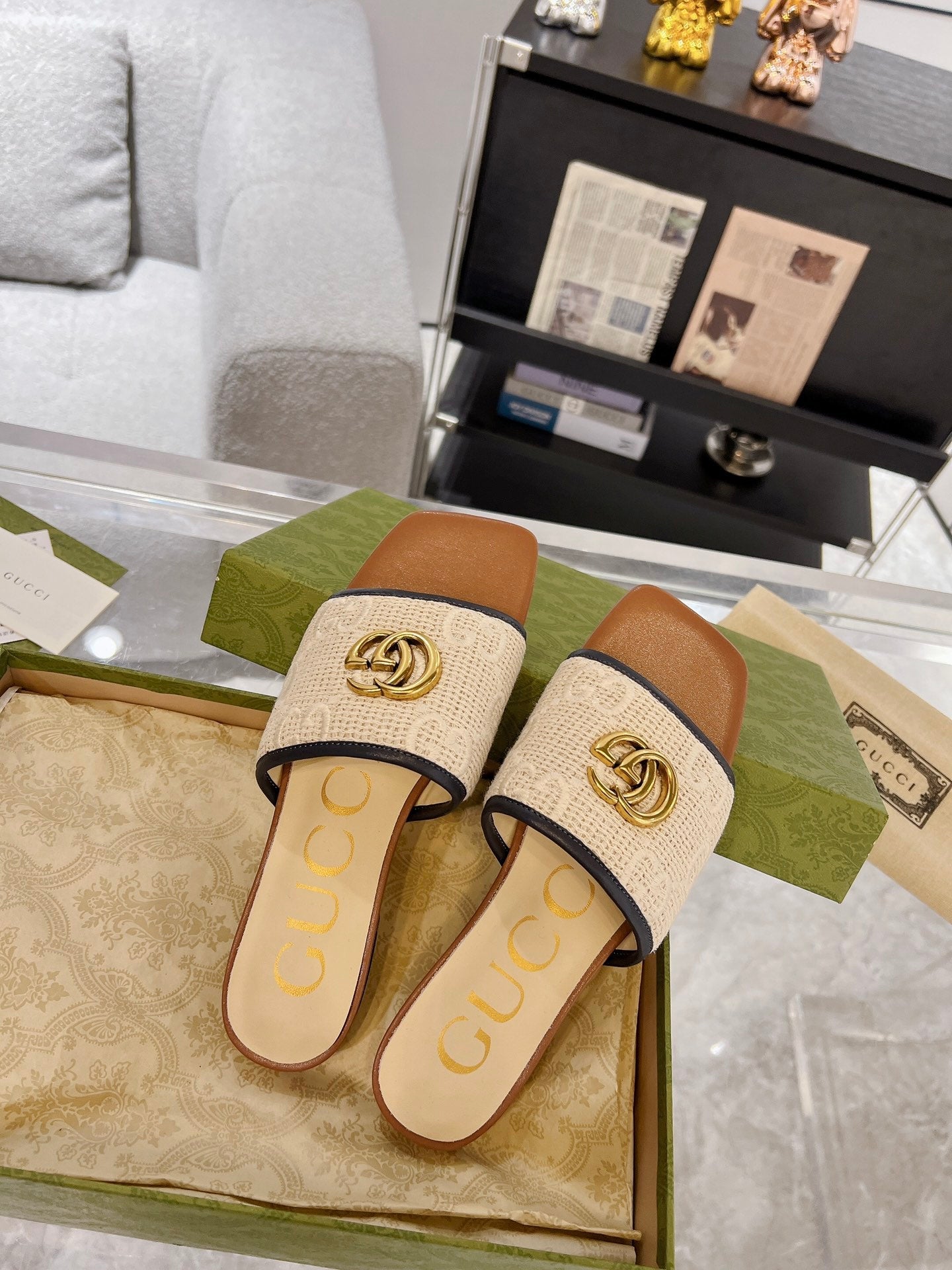 GUCCI EXCLUSIVE SLIDE SANDAL CARAMEL AND CREAM SEDGE