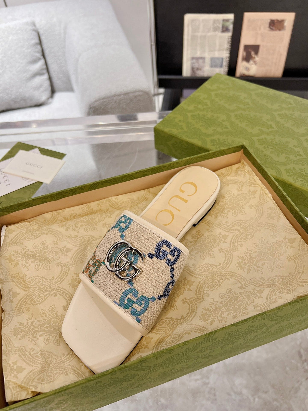 GUCCI EXCLUSIVE SLIDE SANDAL IVORY SEDGE WITH NAVY PATTERN