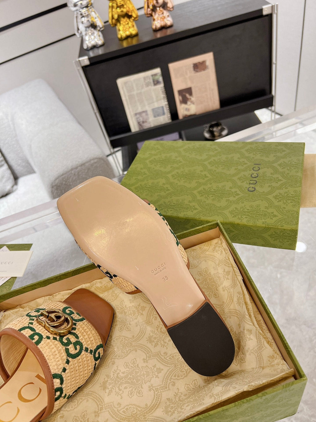 GUCCI EXCLUSIVE SLIDE SANDAL CARAMEL SEDGE
