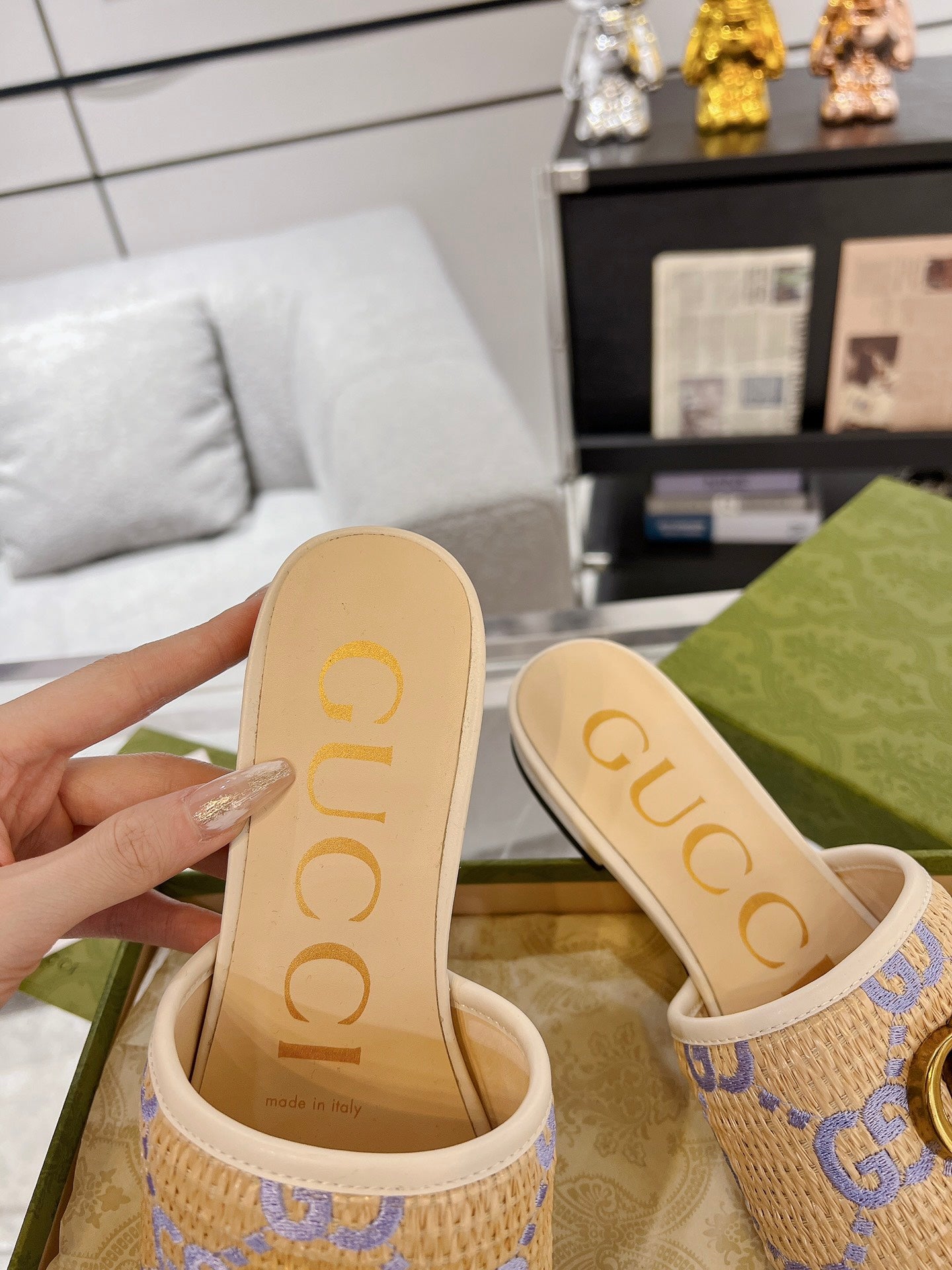 GUCCI EXCLUSIVE SLIDE SANDAL IVORY SEDGE