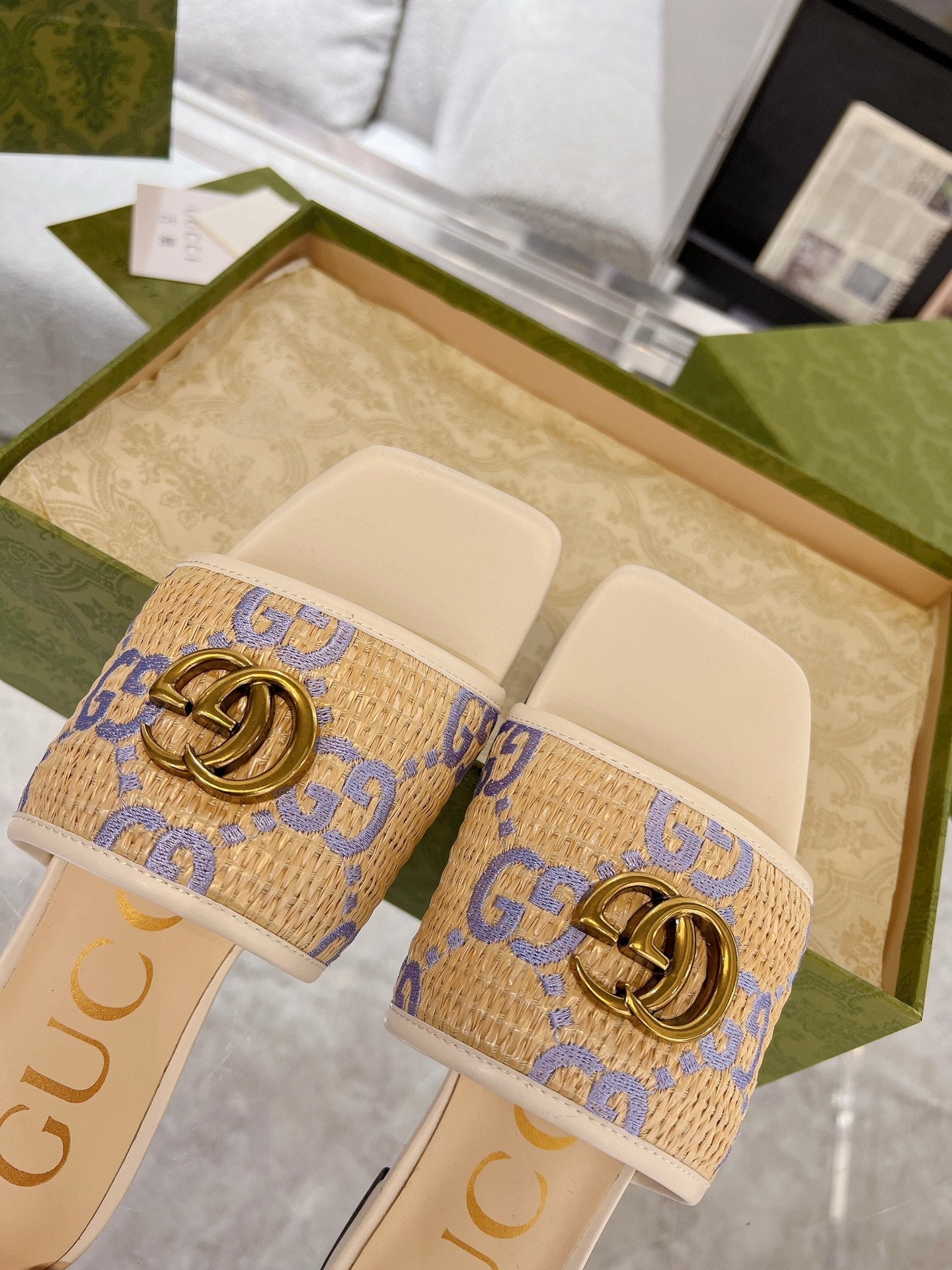 GUCCI EXCLUSIVE SLIDE SANDAL IVORY SEDGE