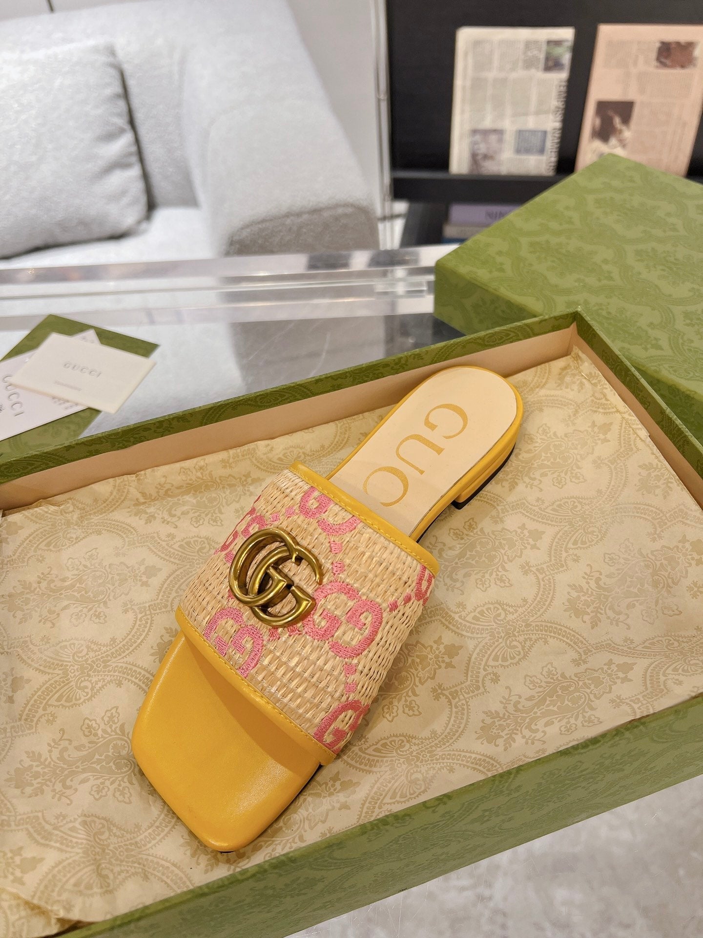 GUCCI EXCLUSIVE SLIDE SANDAL AMBER SEDGE