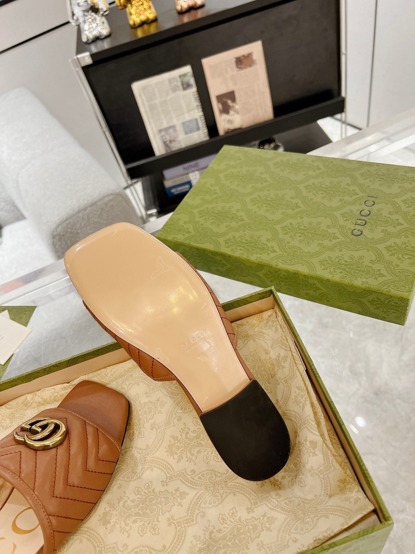 GUCCI EXCLUSIVE SLIDE SANDAL CARAMEL CALFSKIN