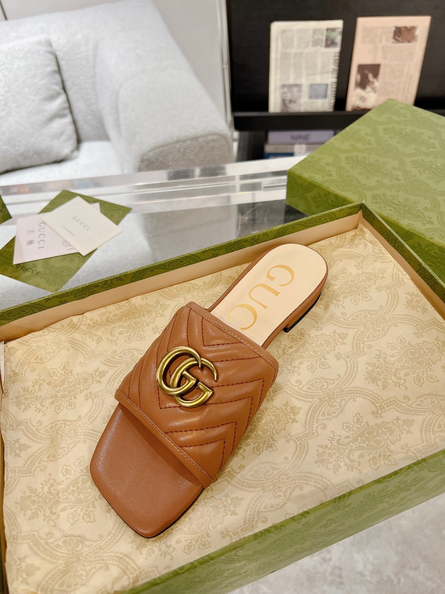 GUCCI EXCLUSIVE SLIDE SANDAL CARAMEL CALFSKIN