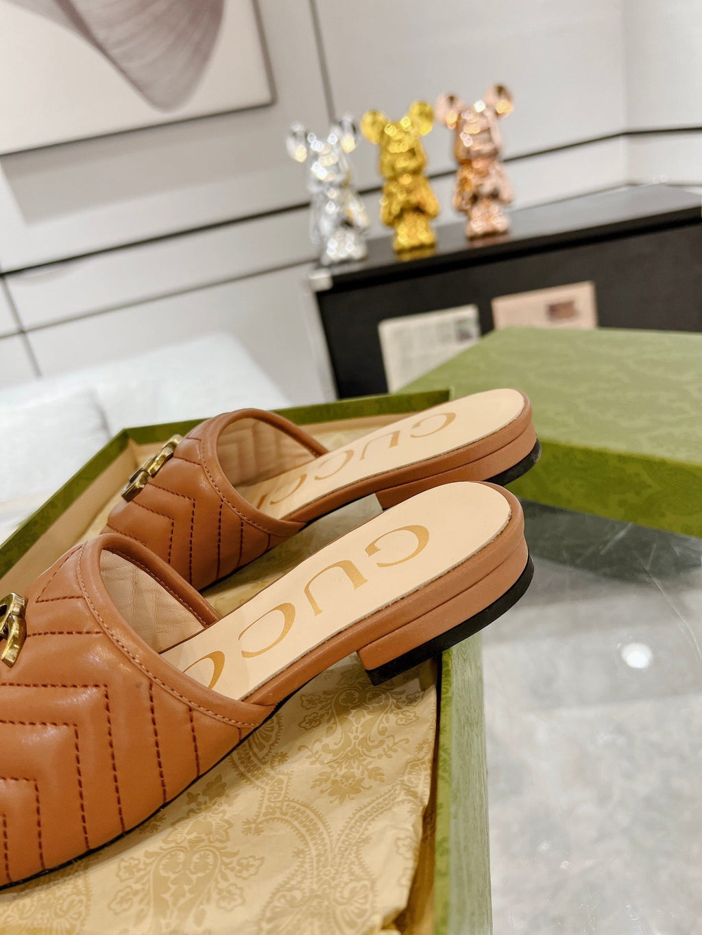 GUCCI EXCLUSIVE SLIDE SANDAL CARAMEL CALFSKIN