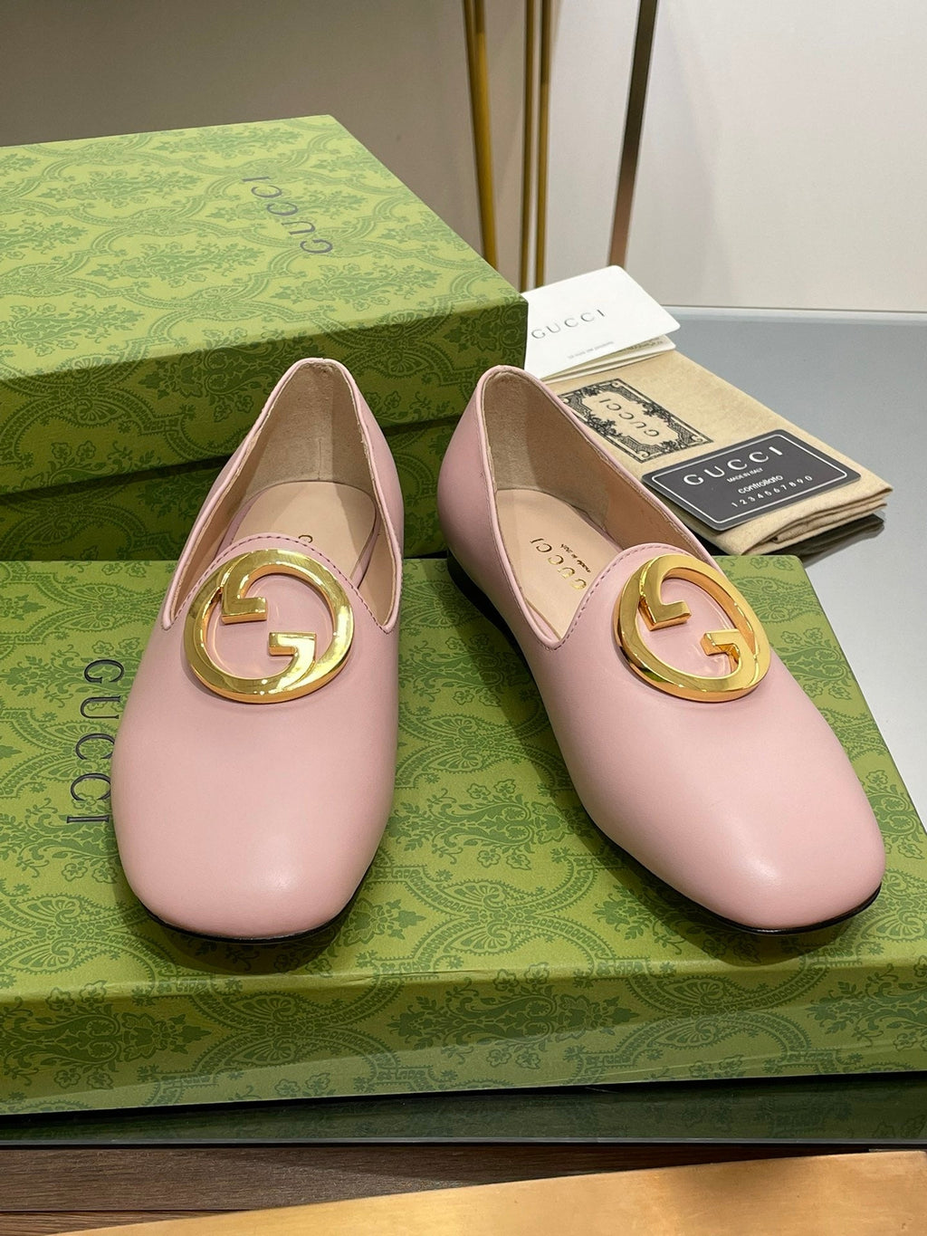 GUCCI BLONDIE LOGO-PLAQUE LOAFERS IN LIGHT PINK CALFSKIN WITH GOLD HARDWARE