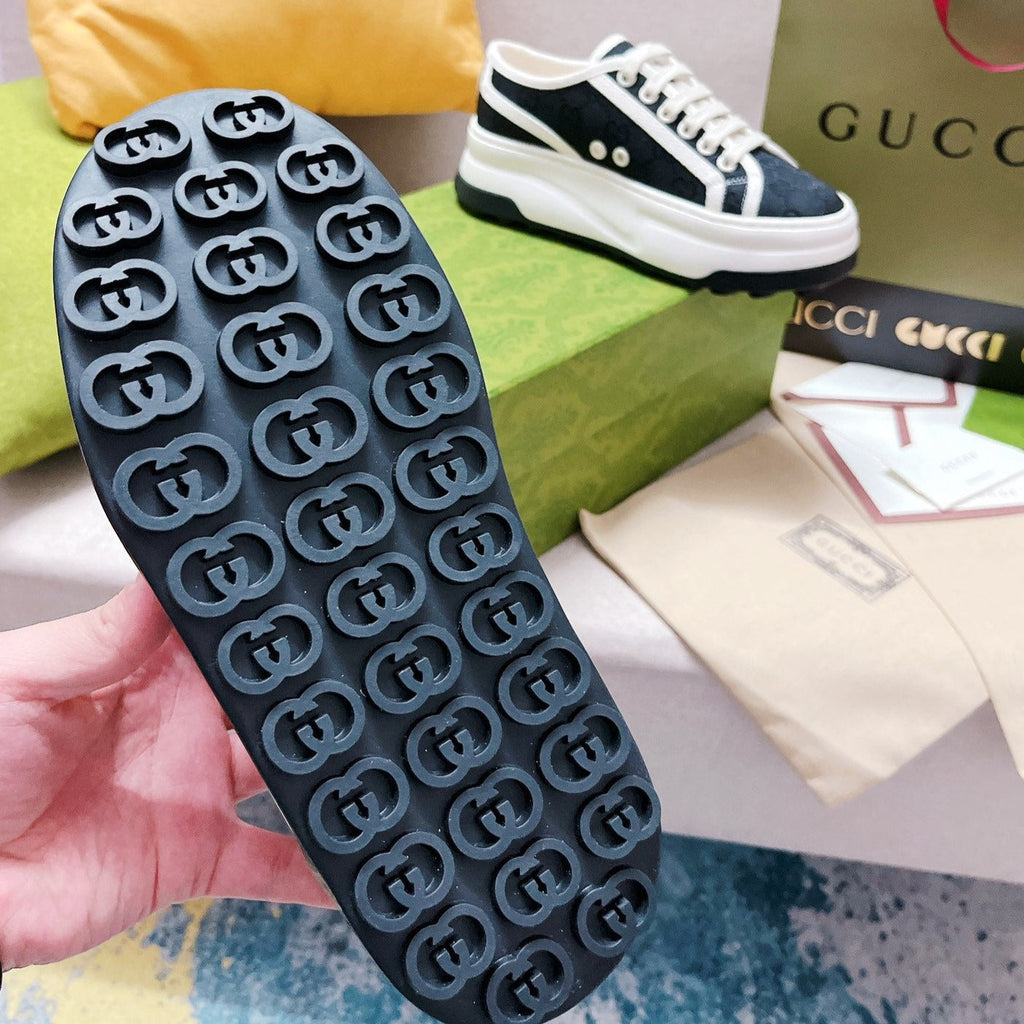 GUCCI Canvas lace-up sneakers Black White